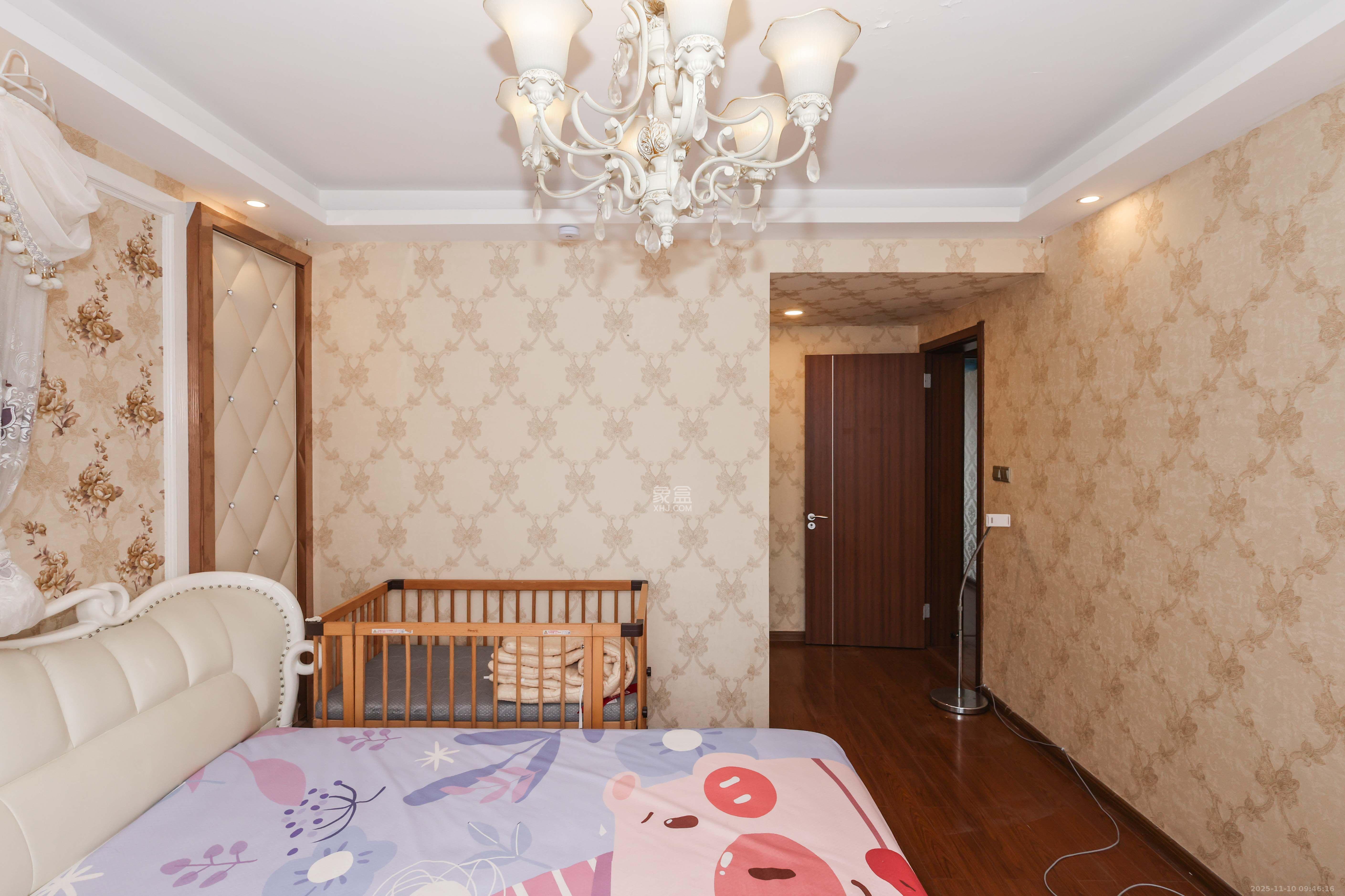 万科城市花园  3室2厅2卫    2600.0元/月室内图