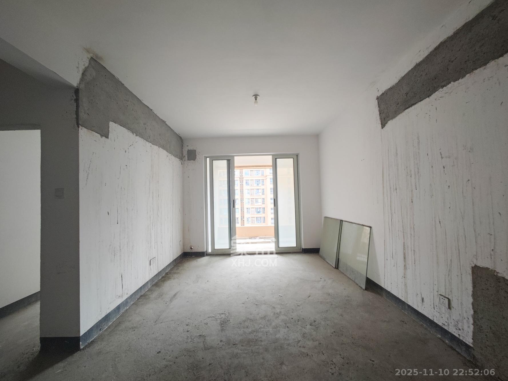 五矿万境水岸三期 1室0厅0卫 85.0万 五矿万境水岸三期 1室0厅0卫 85.0万客厅