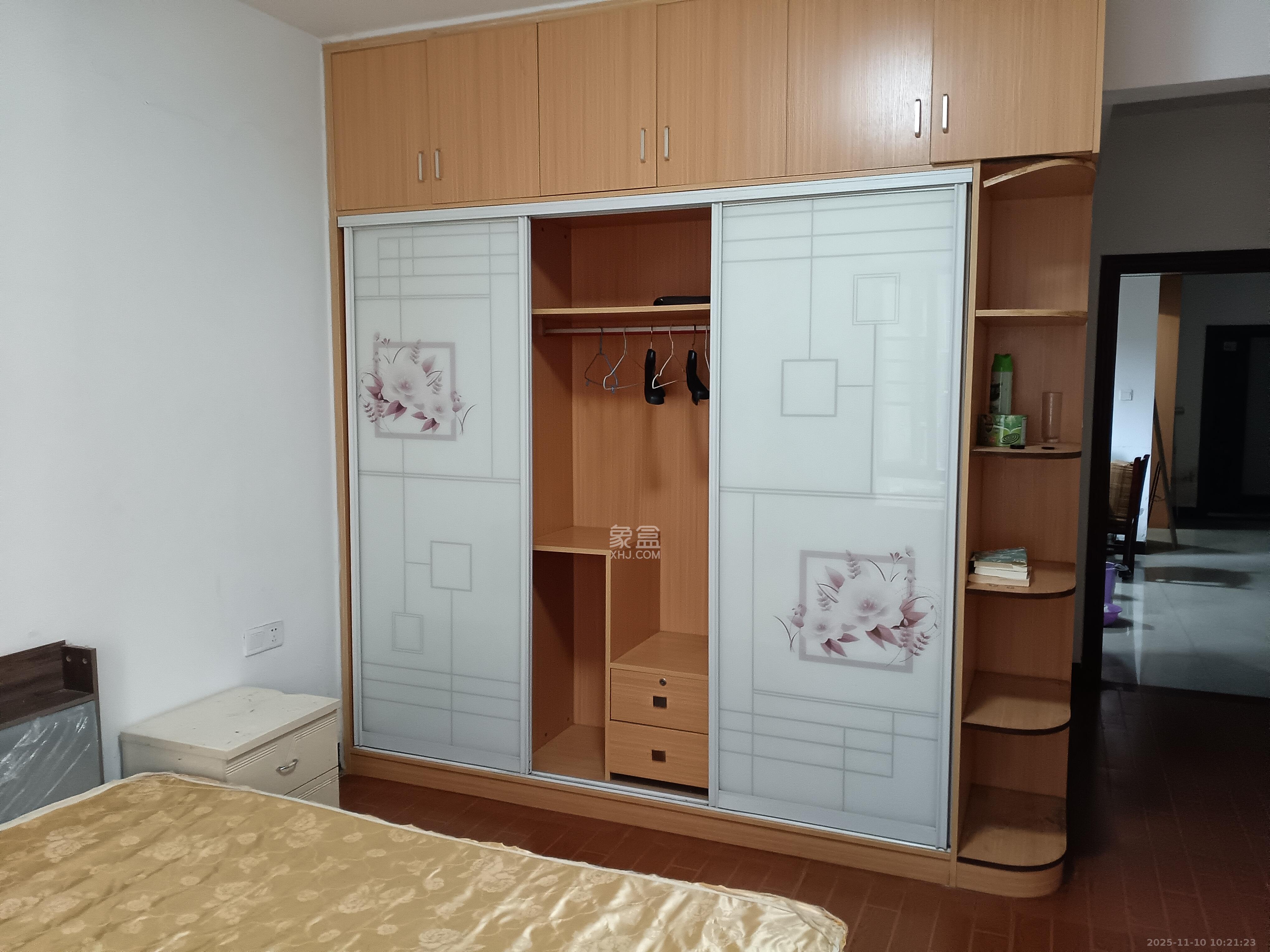 茶山馨苑  3室2厅1卫    2000.0元/月室内图