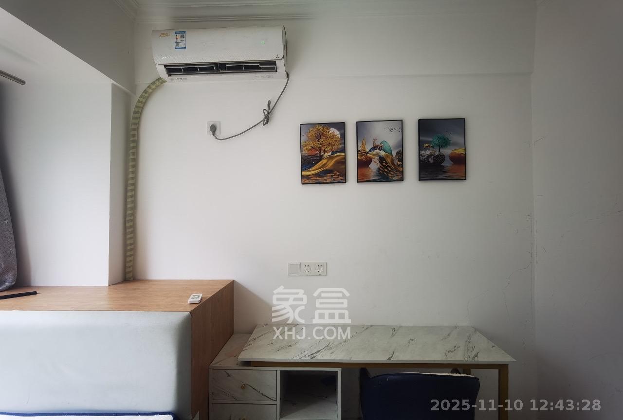 龙湖湘江星座(祺鑫星座公寓) 1室1厅1卫 1300.0元/月 龙湖湘江星座(祺鑫星座公寓) 1室1厅1卫 1300.0元/月室内图