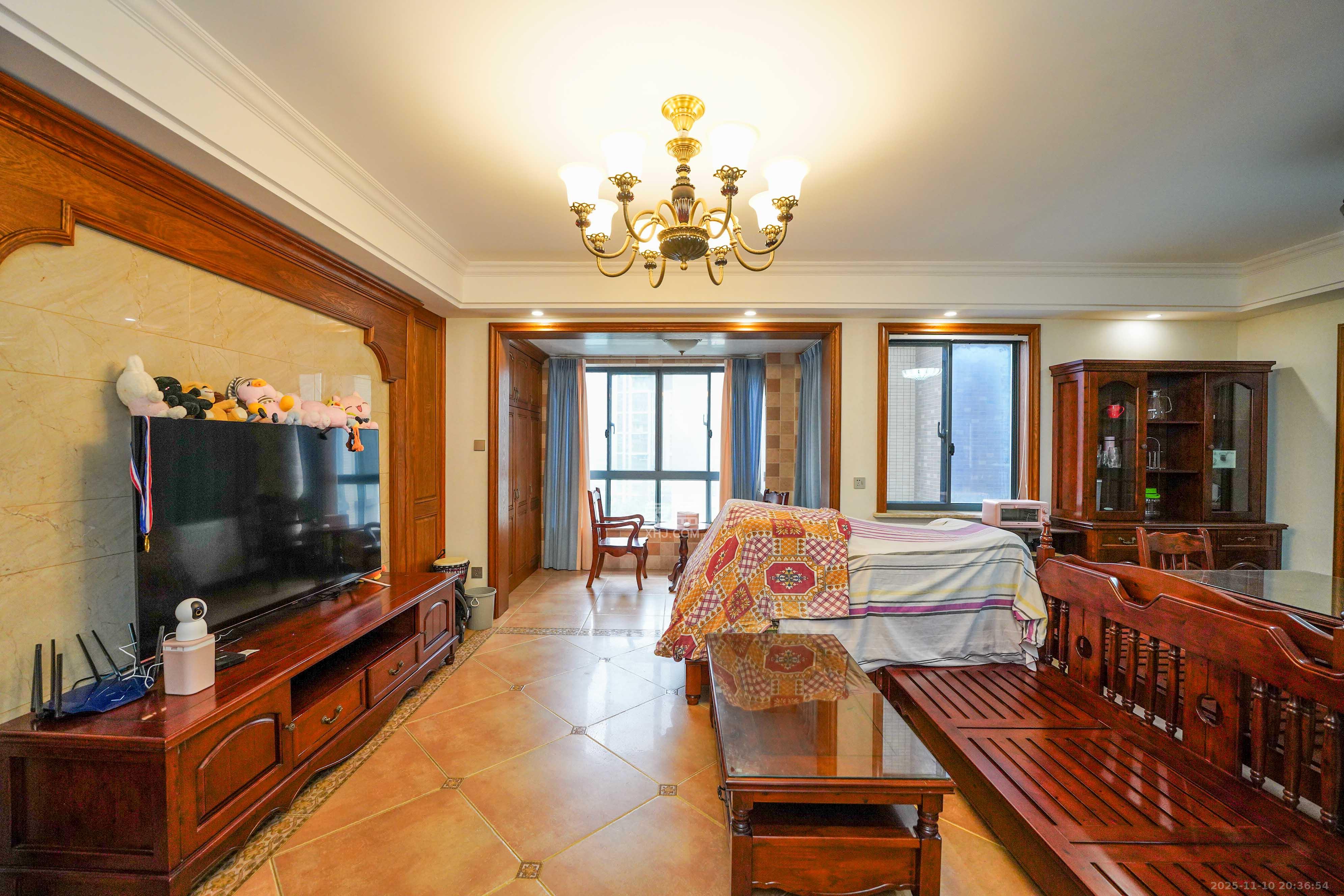 五矿紫湖香醍 4室2厅2卫 99.8万 五矿紫湖香醍 4室2厅2卫 99.8万客厅