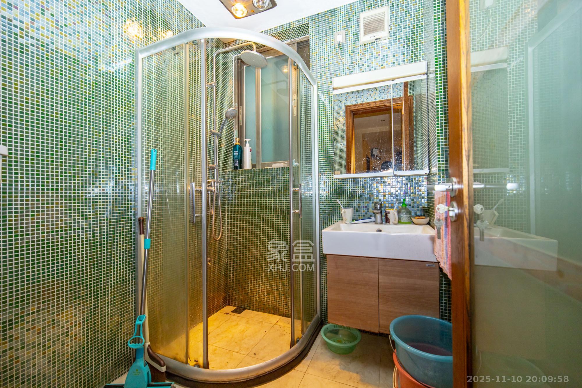 碧桂园威尼斯城 6室2厅1卫 635.68万 碧桂园威尼斯城 6室2厅1卫 635.68万卫生间