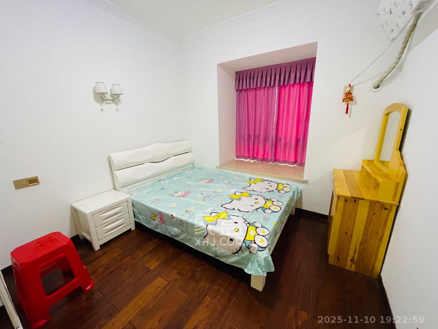 上河国际C区  2室2厅1卫    2500.0元/月室内图