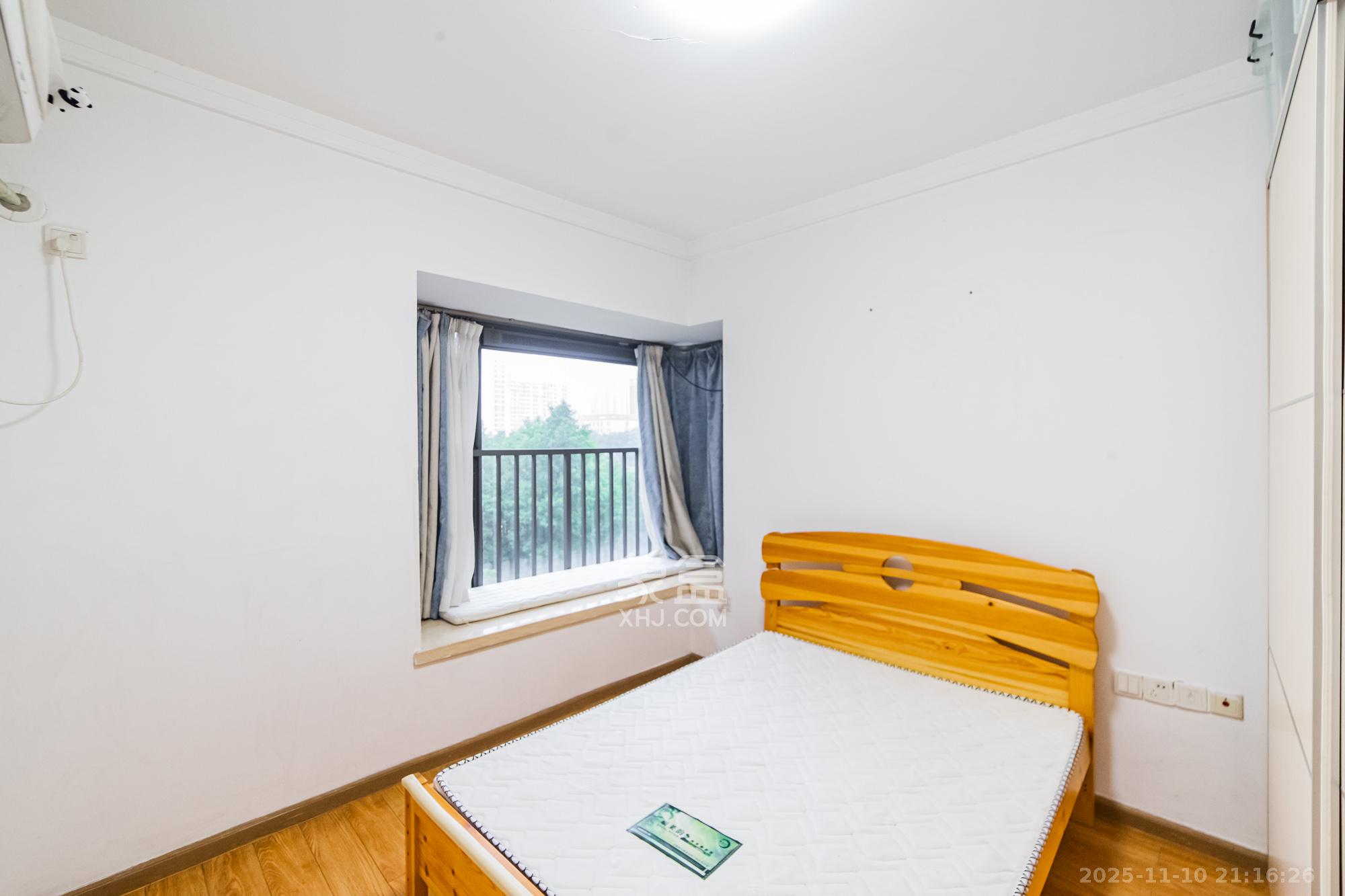 珠江花城三期锦鲤 2室2厅1卫 57.2万 珠江花城三期锦鲤 2室2厅1卫 57.2万卧室