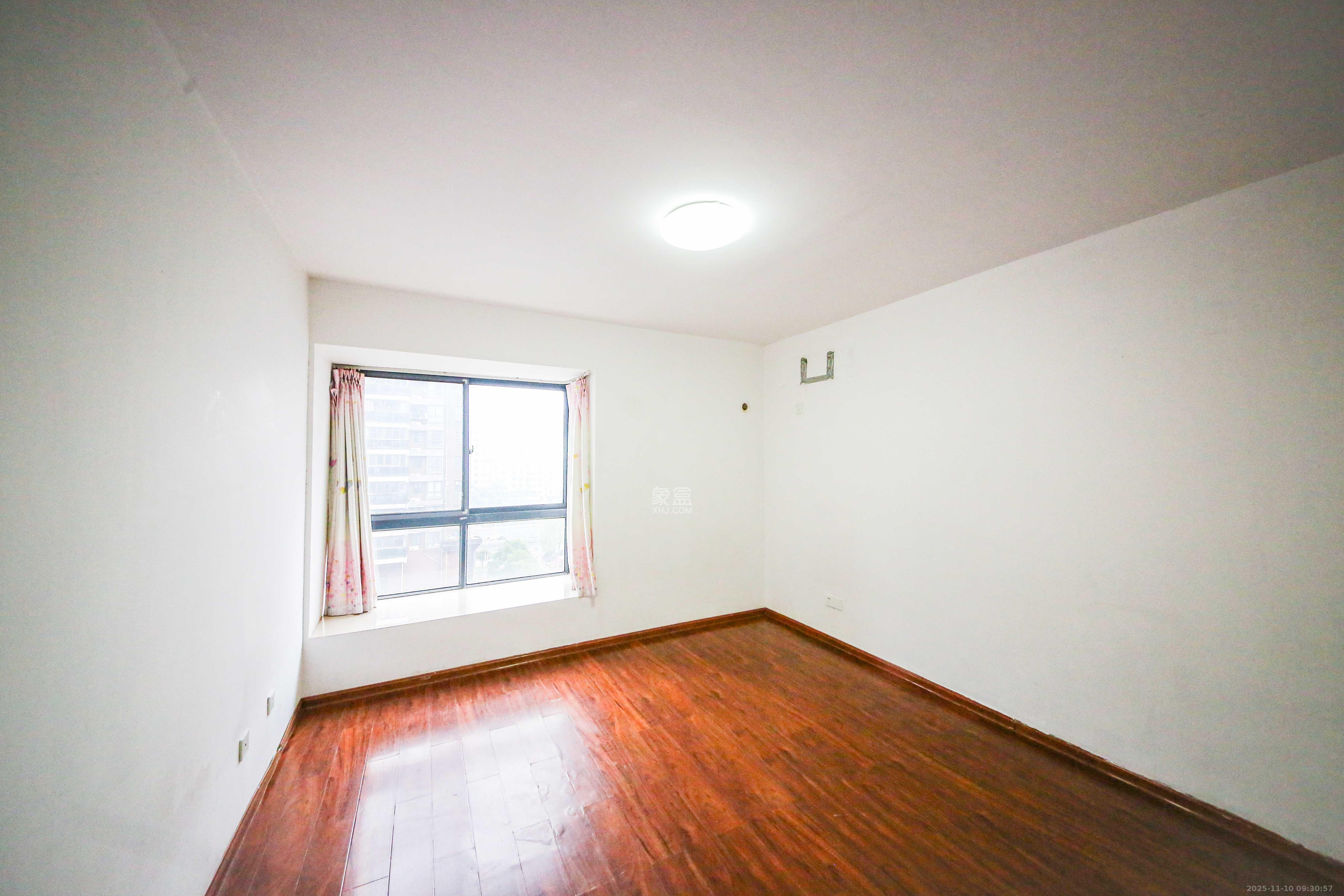 天城泰祥苑 3室2厅1卫 99.0万 天城泰祥苑 3室2厅1卫 99.0万卧室