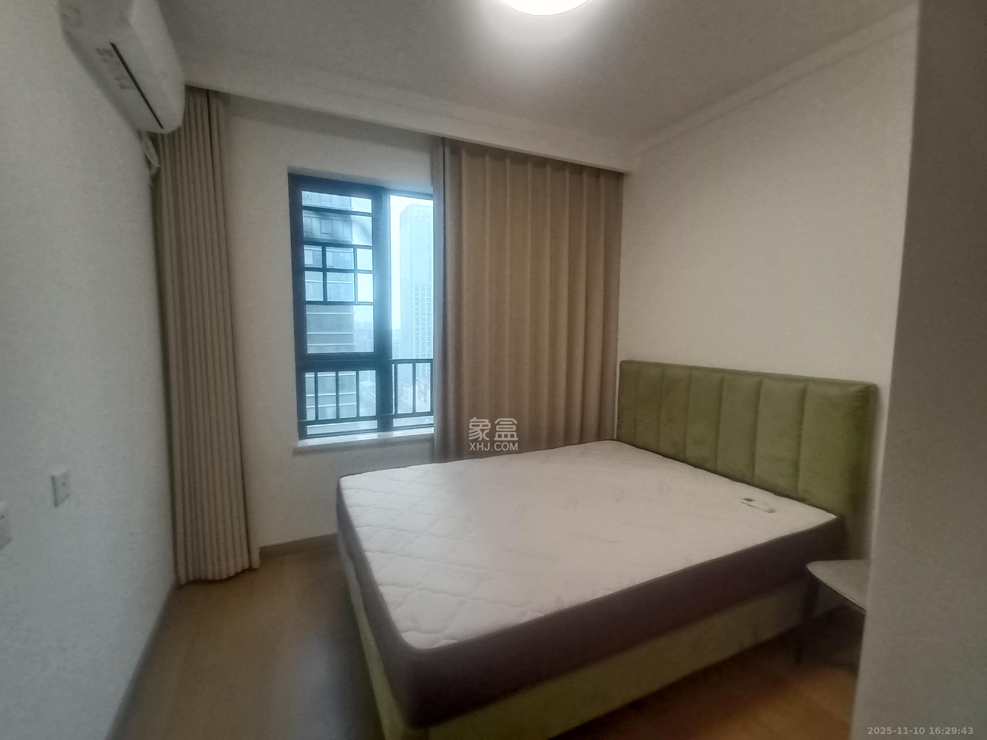 龙湖铂金中心(龙湖春江郦城) 3室2厅2卫 7000.0元/月 龙湖铂金中心(龙湖春江郦城) 3室2厅2卫 7000.0元/月室内图