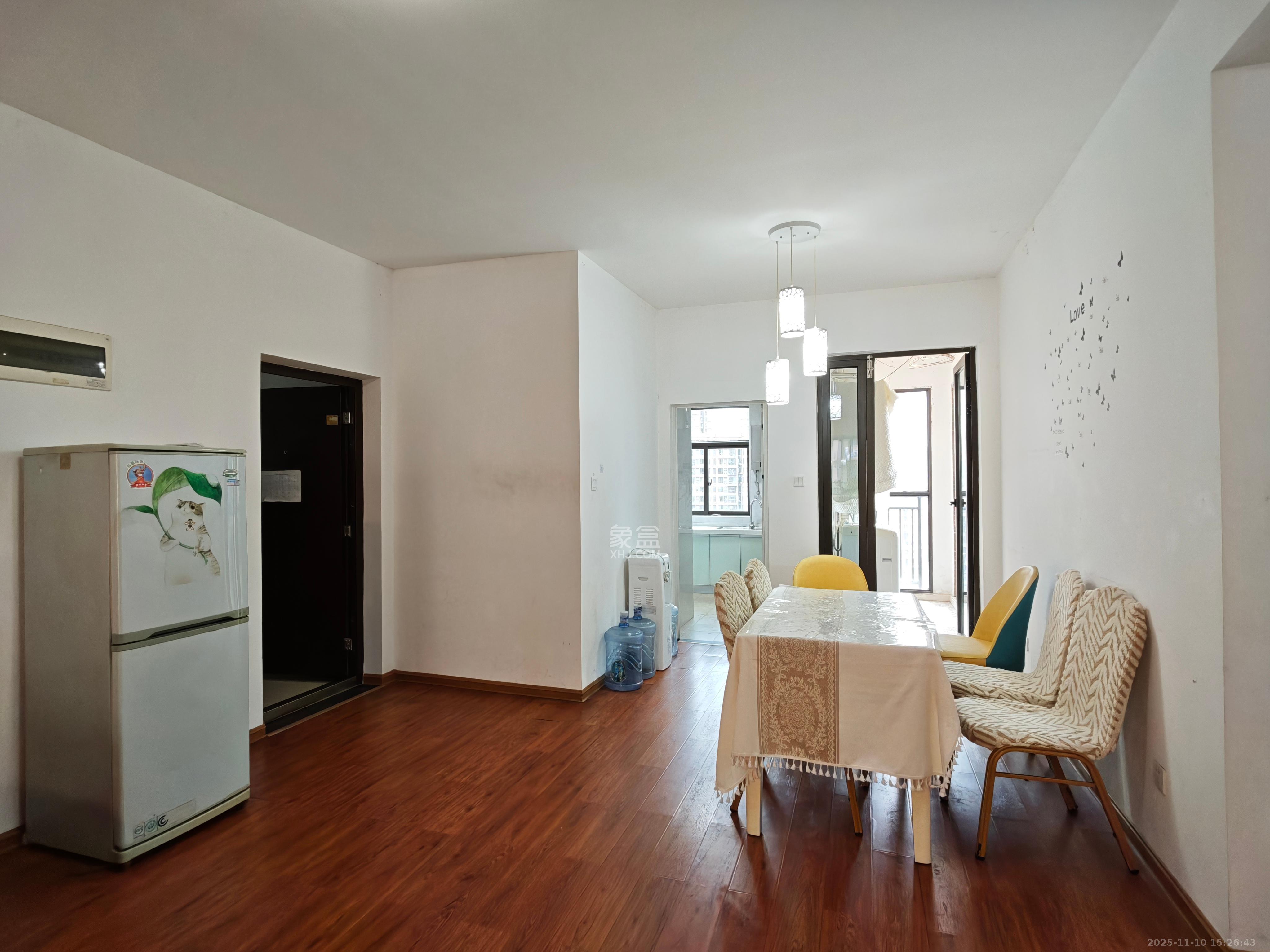 德润小区（丰升德润小区）  4室2厅2卫    3000.0元/月室内图