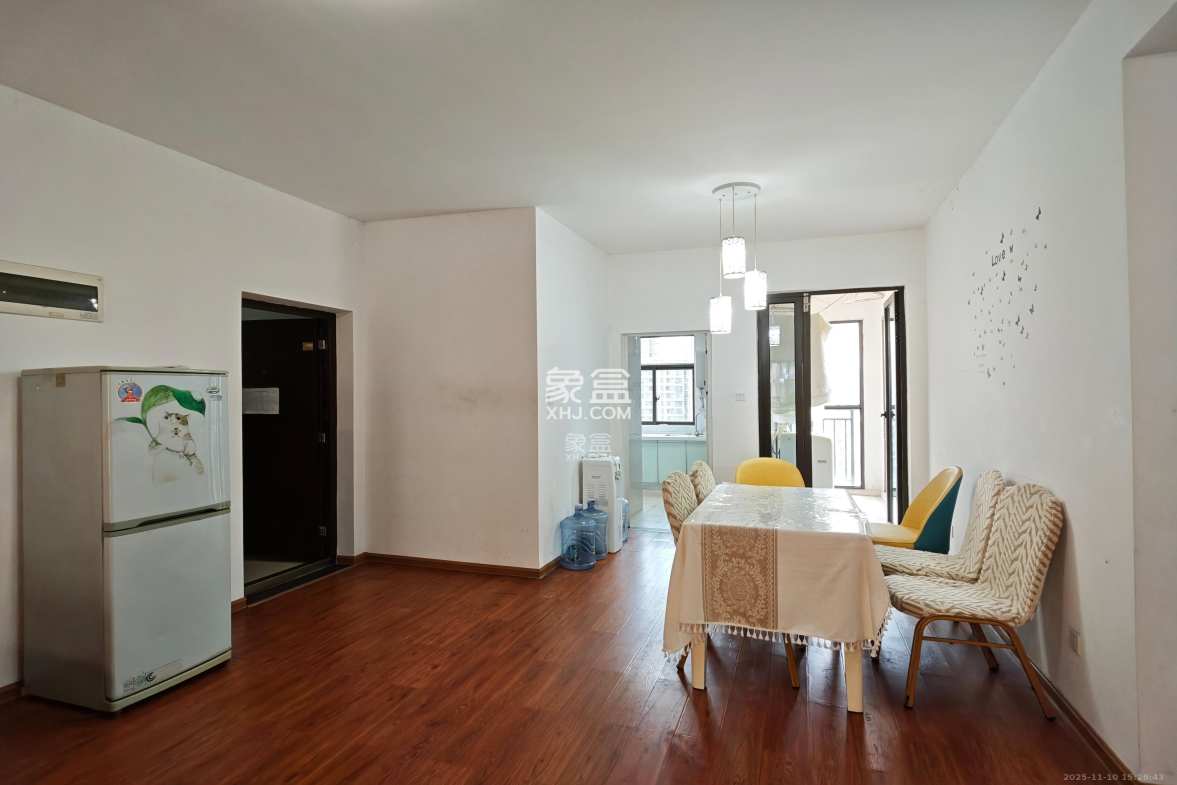 德润小区(丰升德润小区) 4室2厅2卫 3000.0元/月 德润小区(丰升德润小区) 4室2厅2卫 3000.0元/月室内图