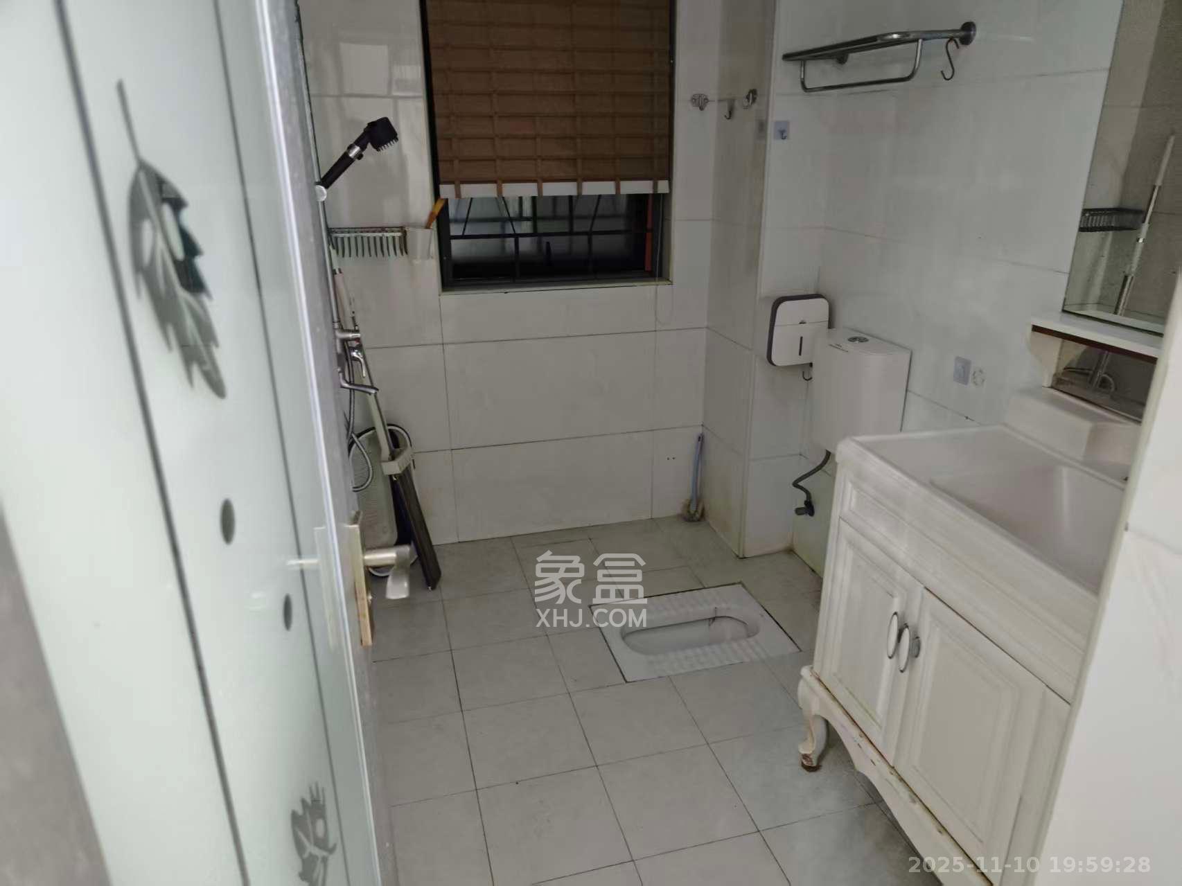 天元涉外景园B区  3室2厅1卫    2700.0元/月室内图