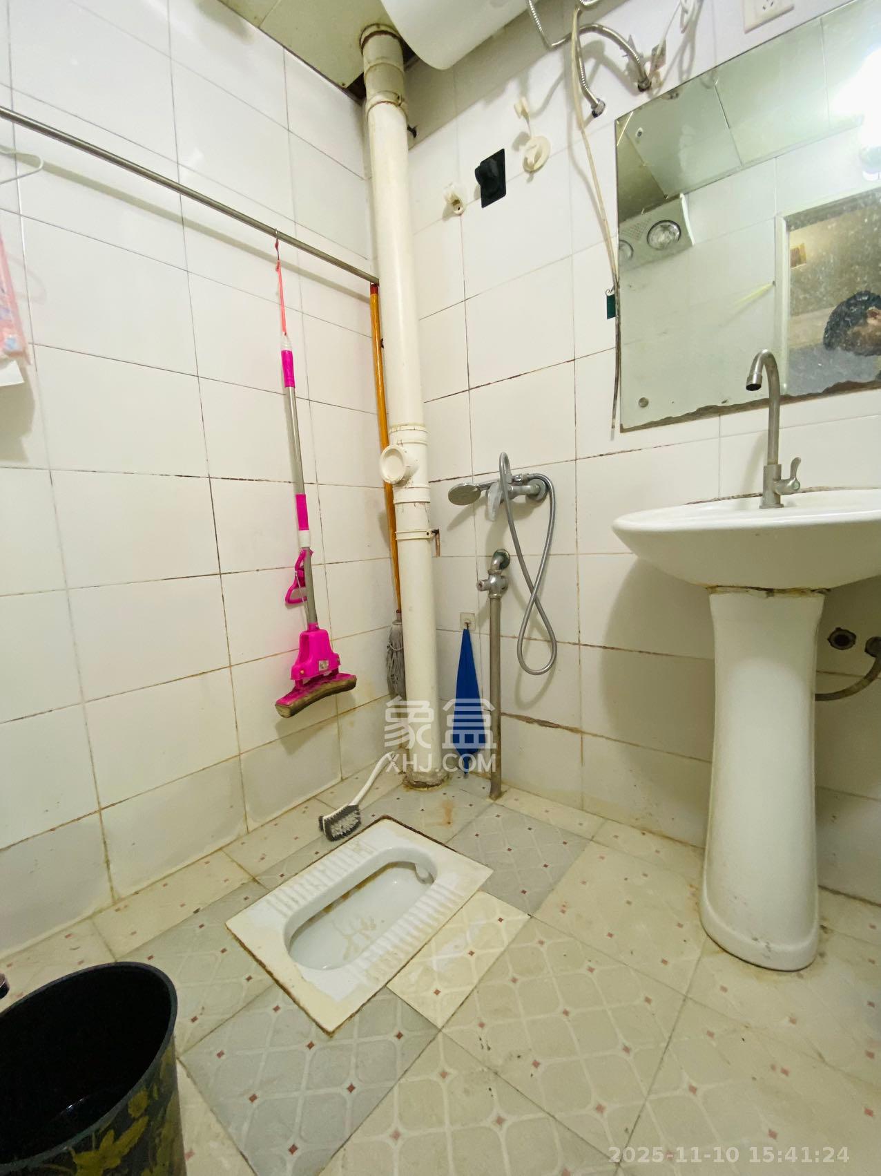 五一新村安置小区(永定社区、永兴社区、永祥社区) 2室1厅1卫 1400.0元/月 五一新村安置小区(永定社区、永兴社区、永祥社区) 2室1厅1卫 1400.0元/月室内图