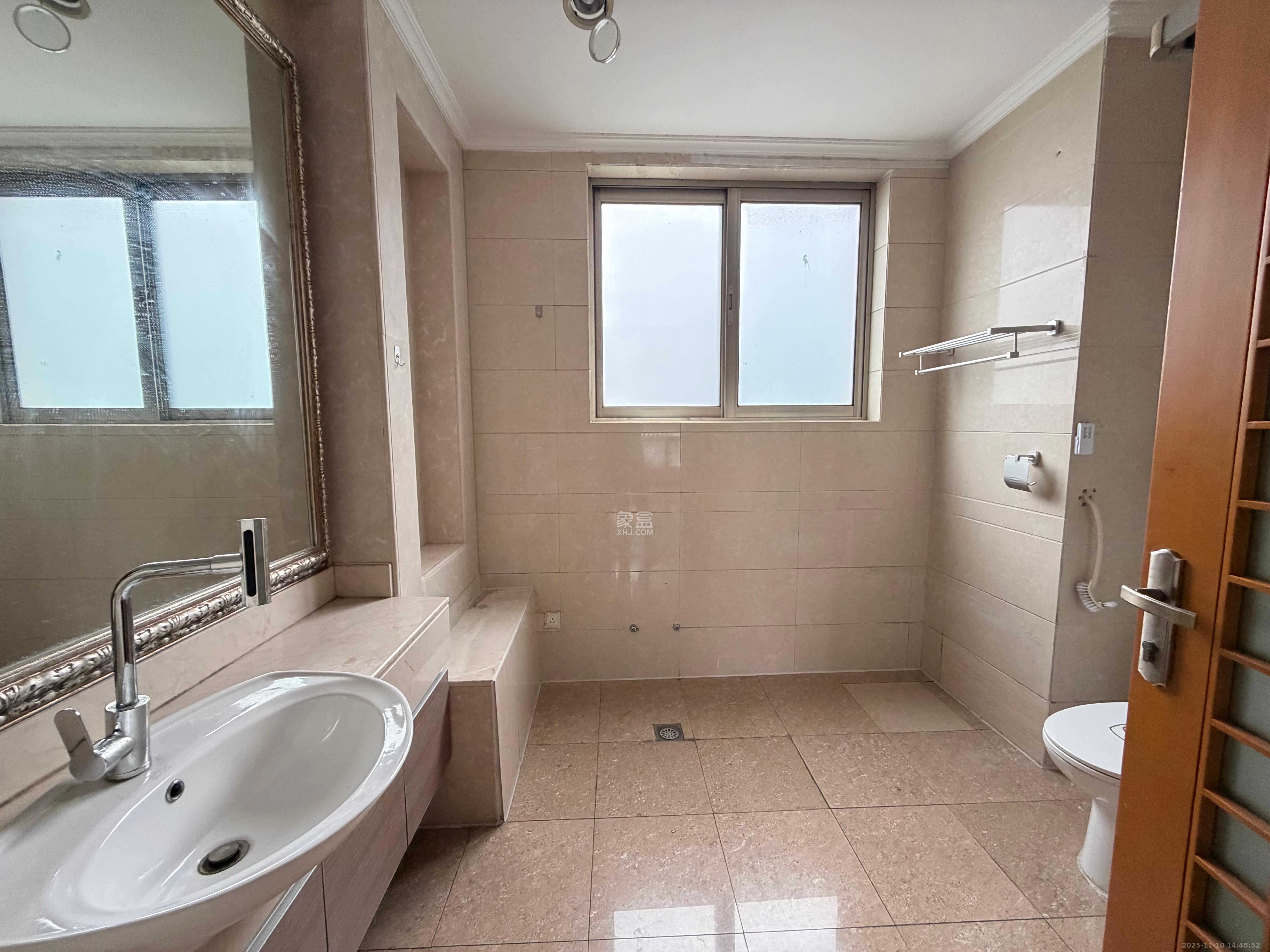 碧桂园威尼斯城 5室2厅2卫 5200.0元/月 碧桂园威尼斯城 5室2厅2卫 5200.0元/月室内图