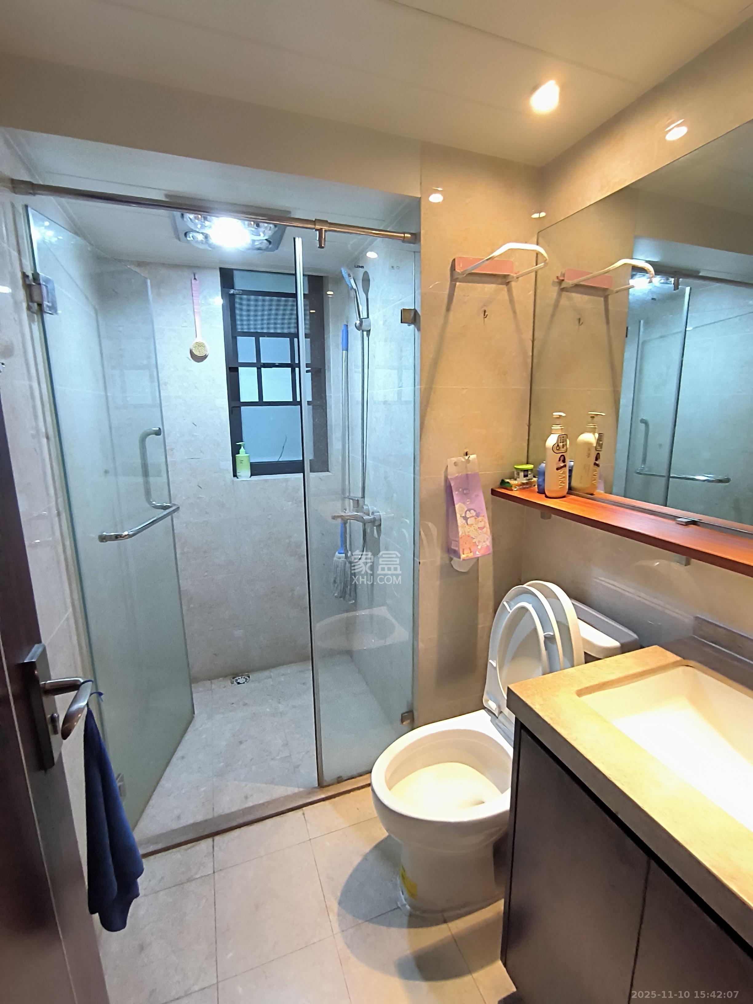 时代倾城二期  2室2厅1卫    1900.0元/月室内图