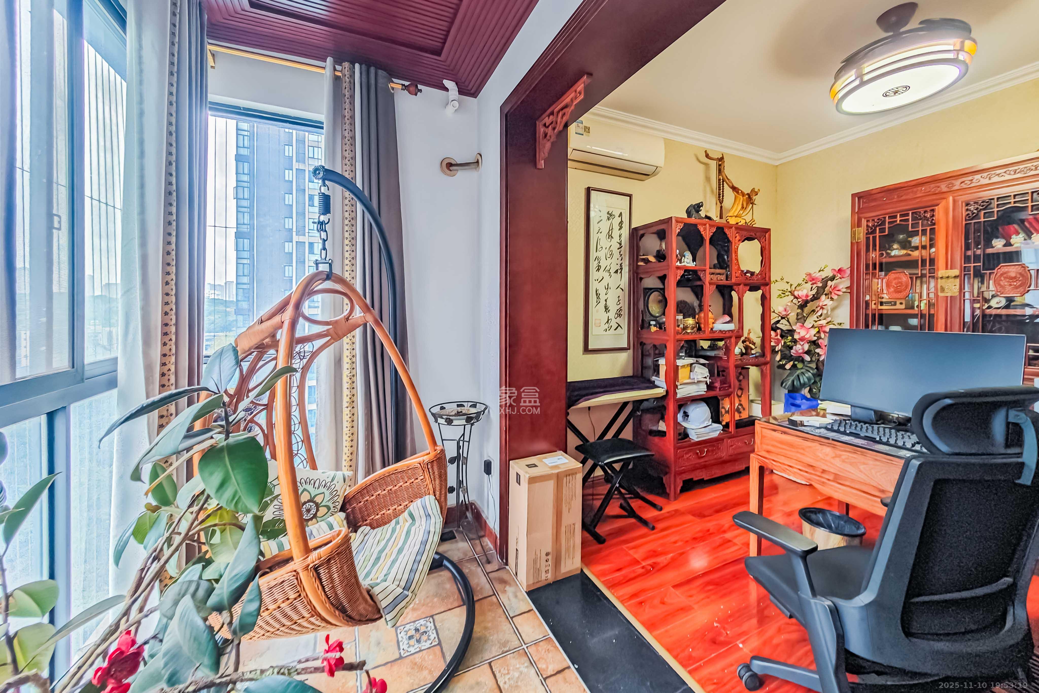 融科东南海  6室2厅2卫    288.0万卧室