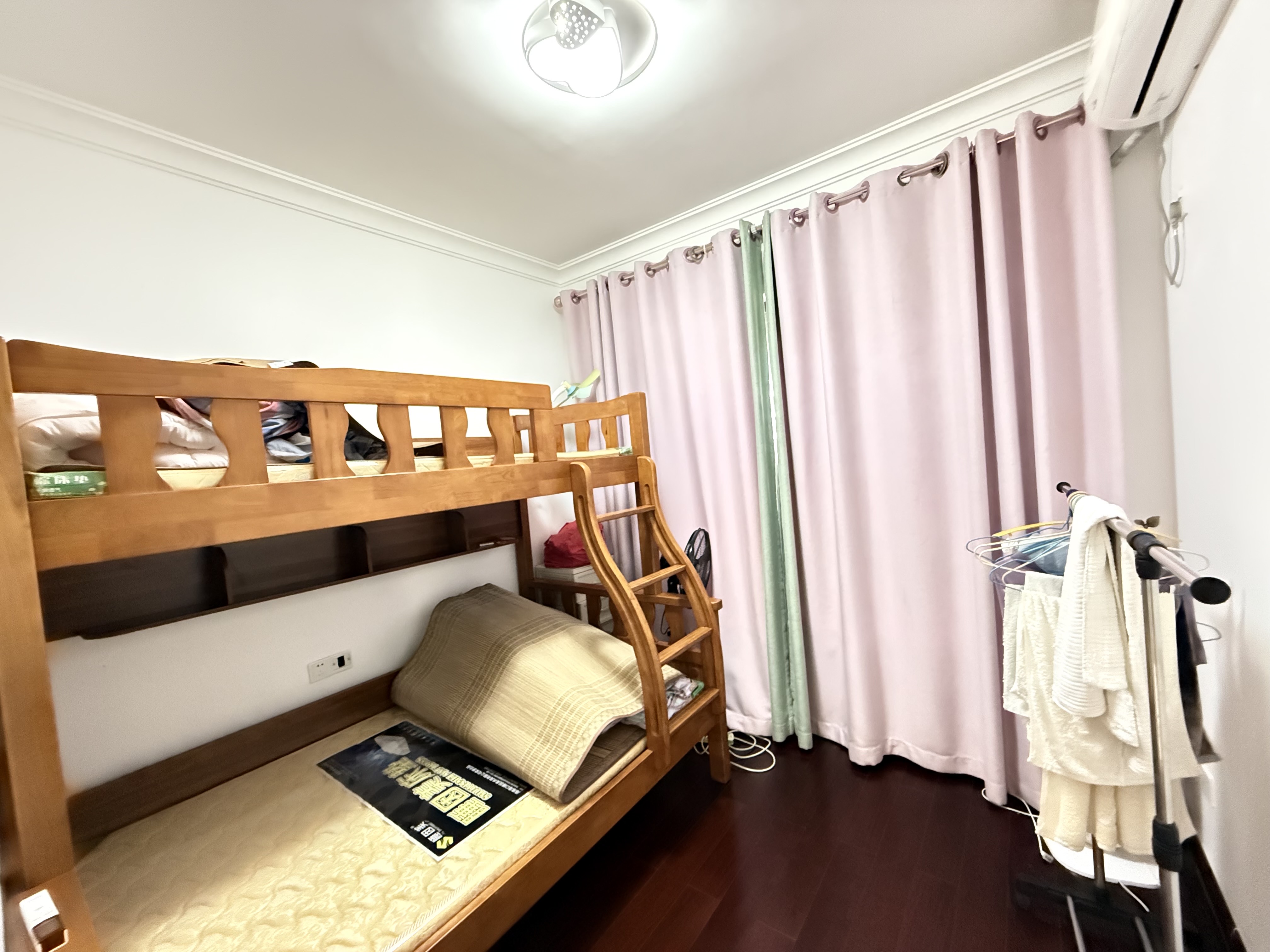 中海锦城 2室2厅1卫 115.0万 中海锦城 2室2厅1卫 115.0万客厅