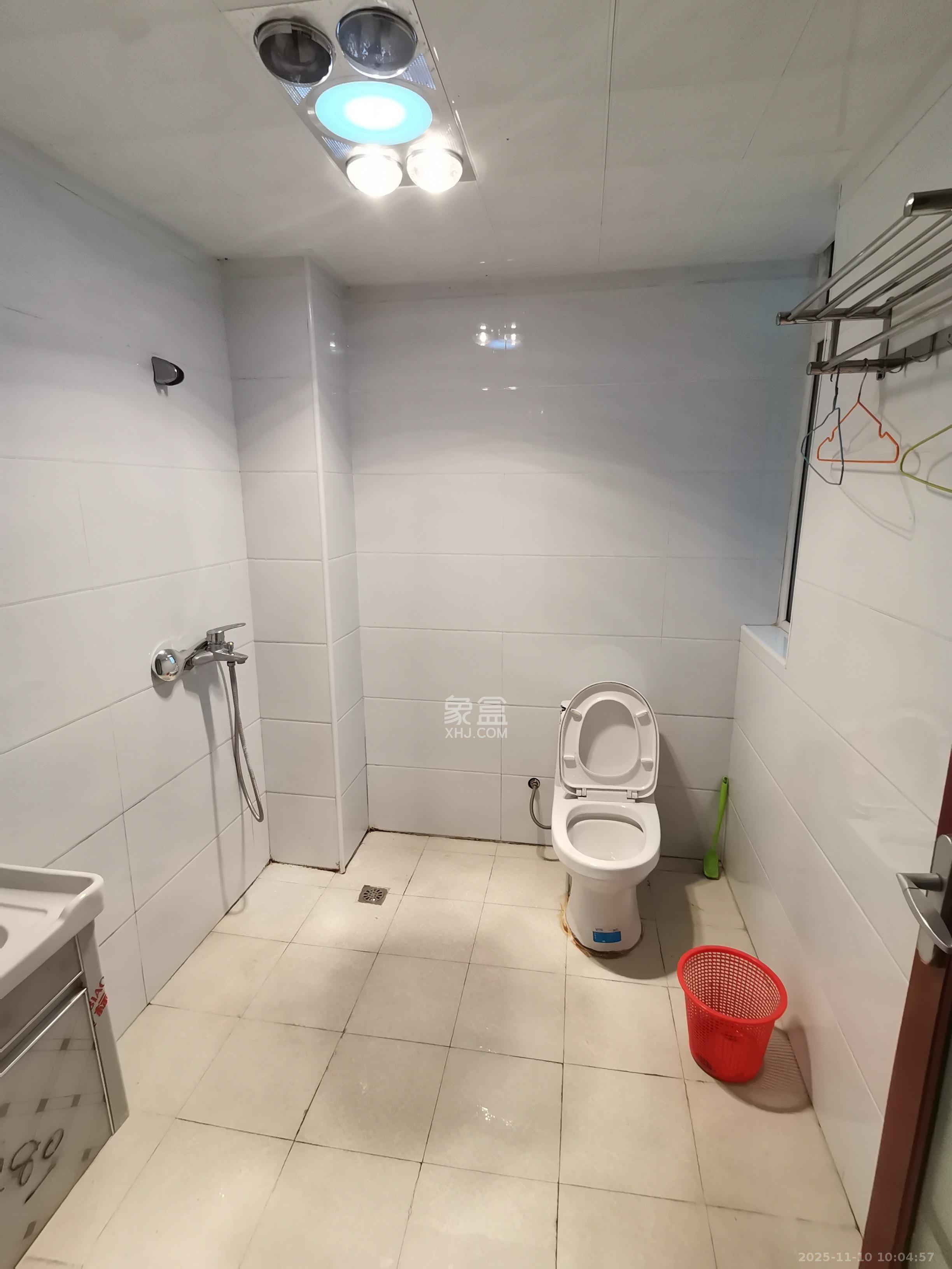 中房F联邦 4室2厅2卫 3000.0元/月 中房F联邦 4室2厅2卫 3000.0元/月室内图