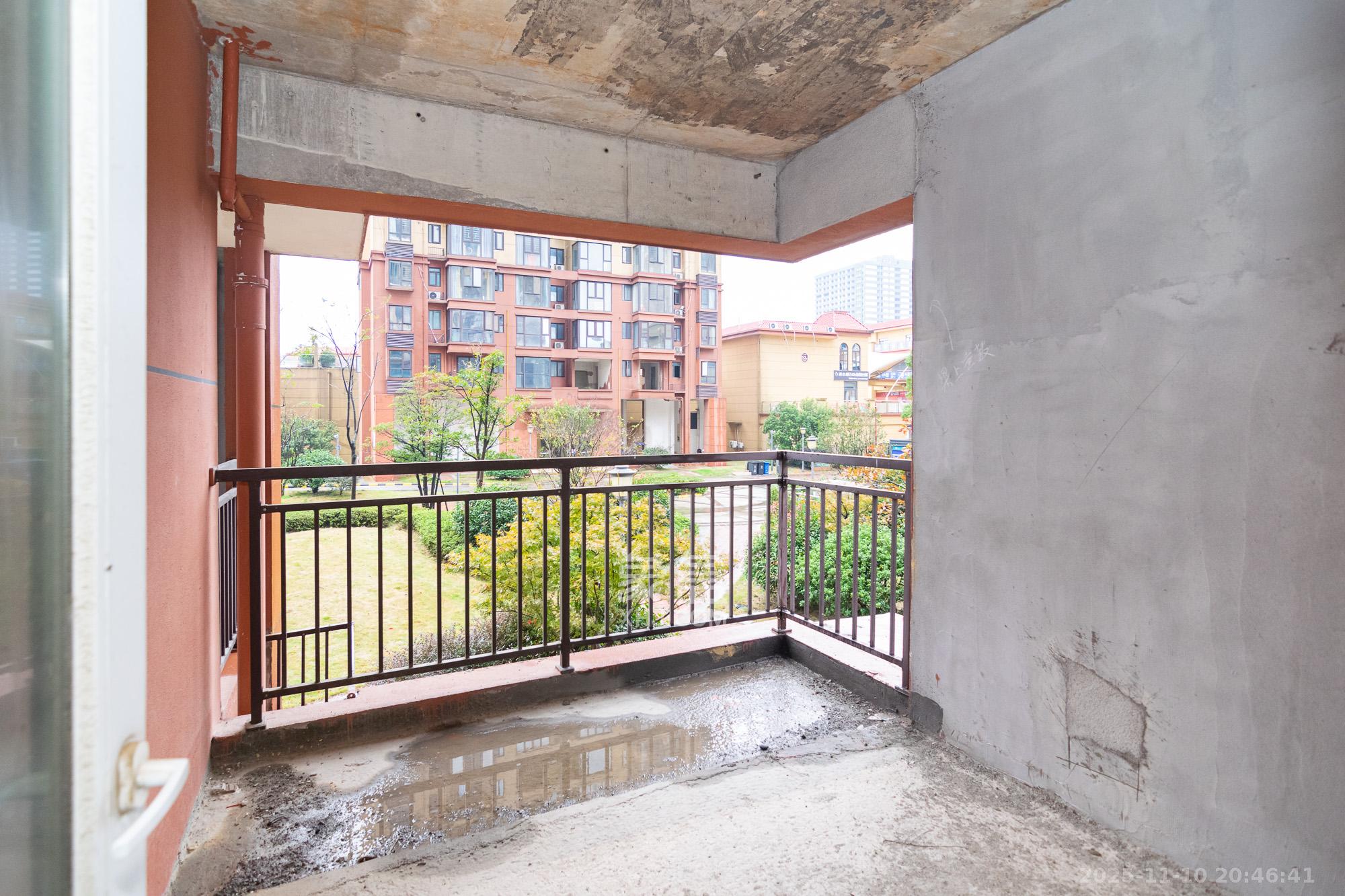 富兴悦府(富兴学府名邸) 3室2厅2卫 59.8万 富兴悦府(富兴学府名邸) 3室2厅2卫 59.8万卧室