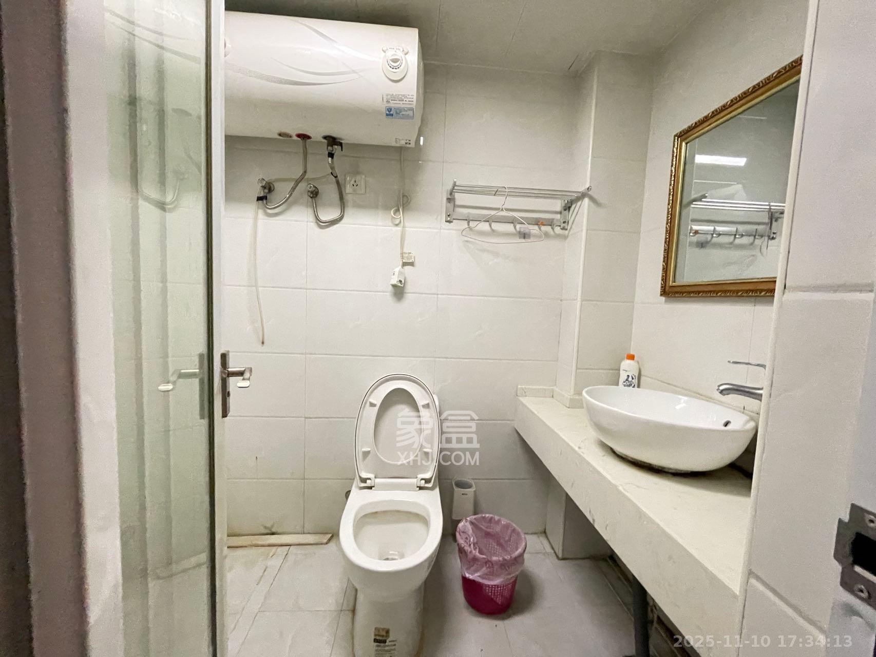 东怡外国（南湖一号)  1室1厅1卫    1600.0元/月室内图