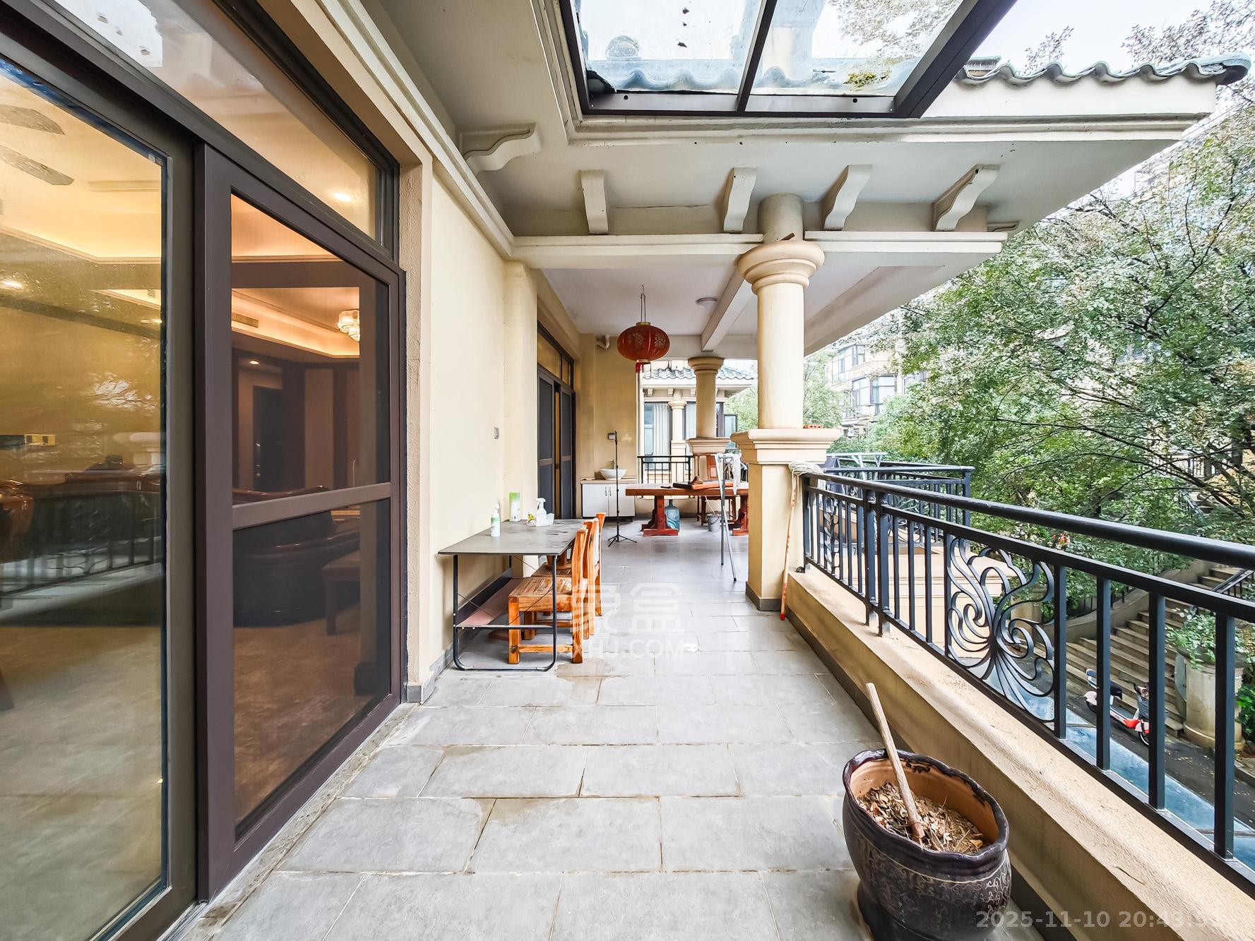 恒大御景天下城一期 3室2厅2卫 145.0万 恒大御景天下城一期 3室2厅2卫 145.0万阳台