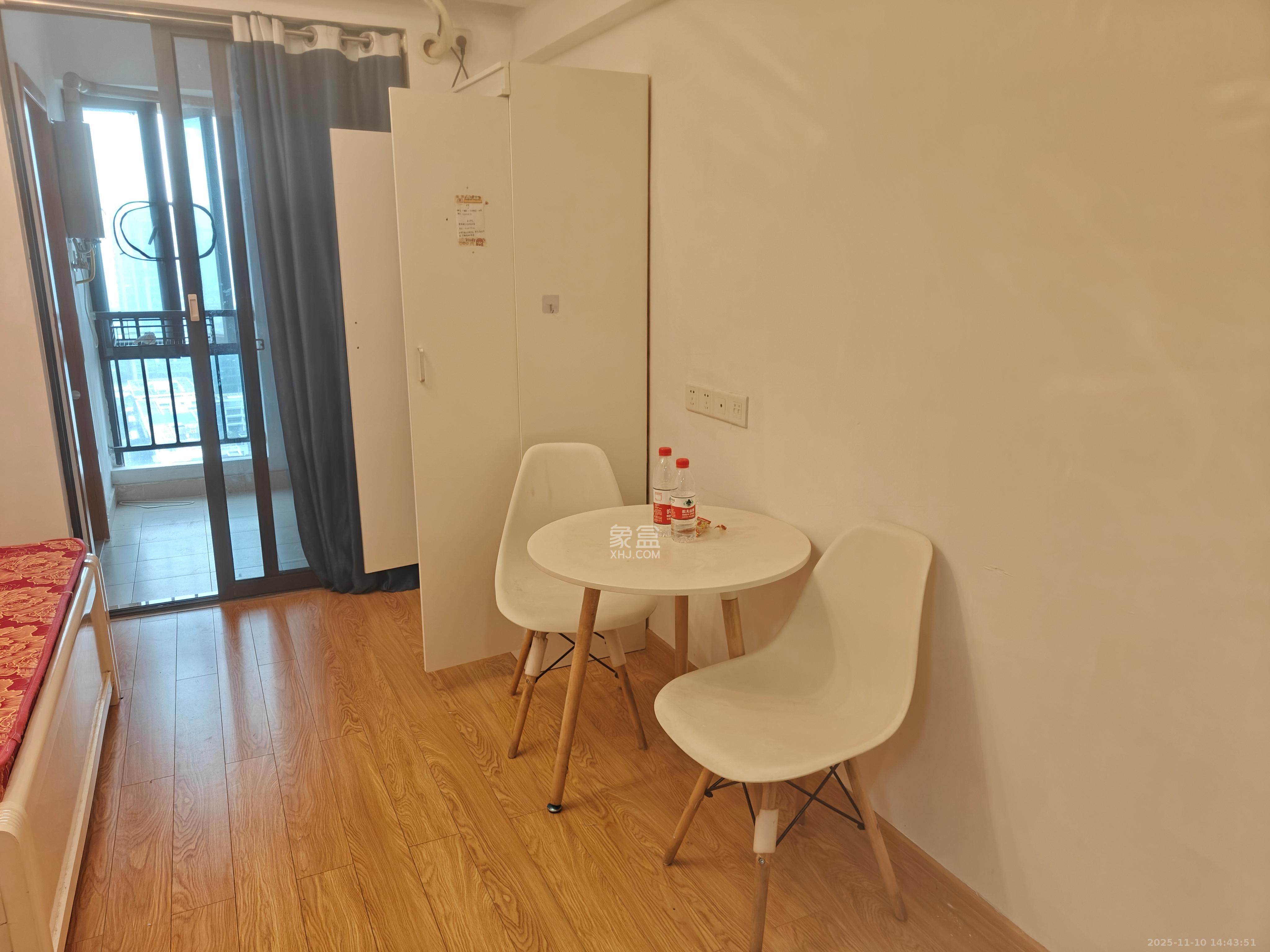 荣泰广场  1室1厅1卫    1400.0元/月