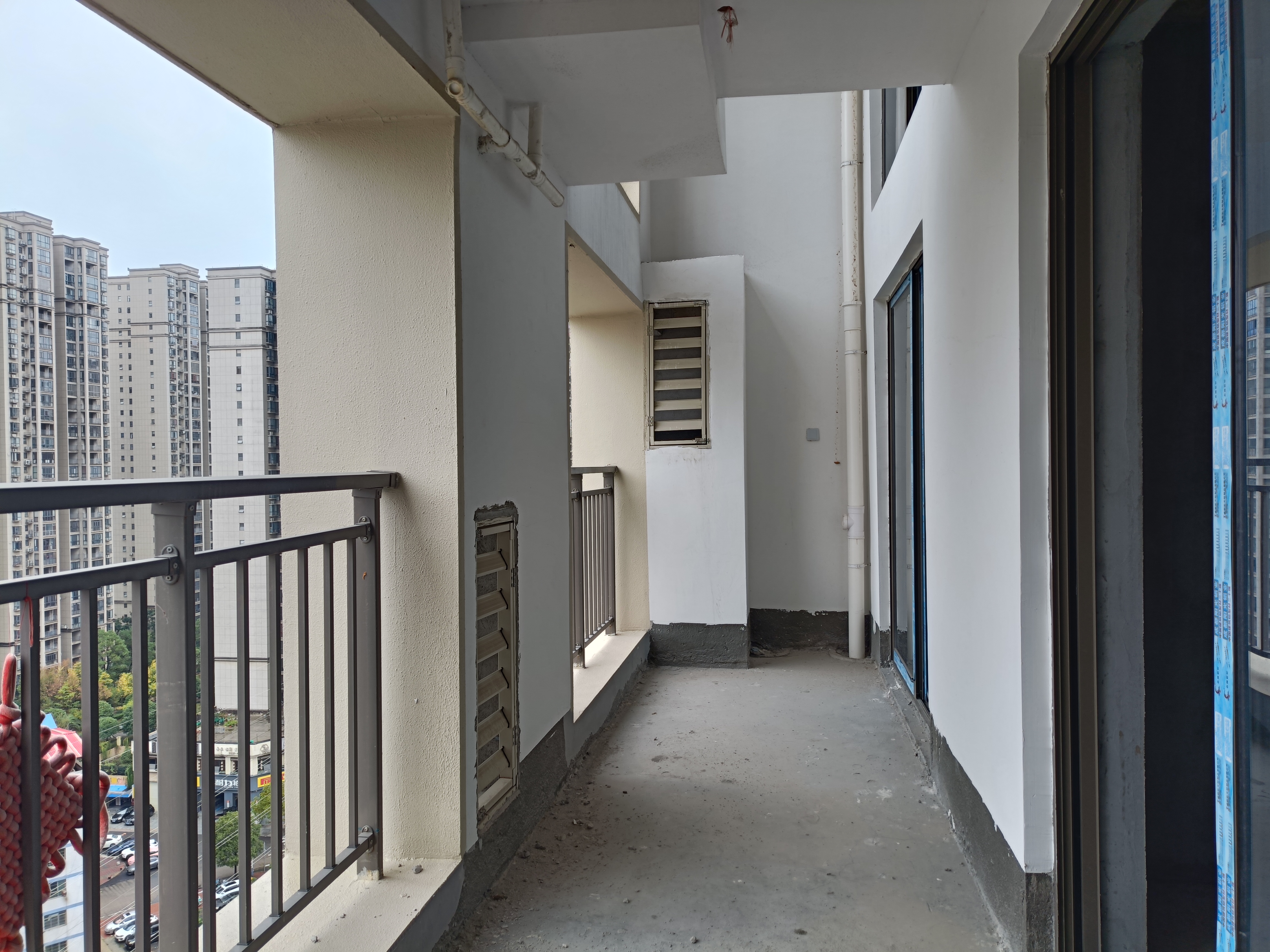 吾悦广场 4室2厅3卫 78.0万 吾悦广场 4室2厅3卫 78.0万客厅