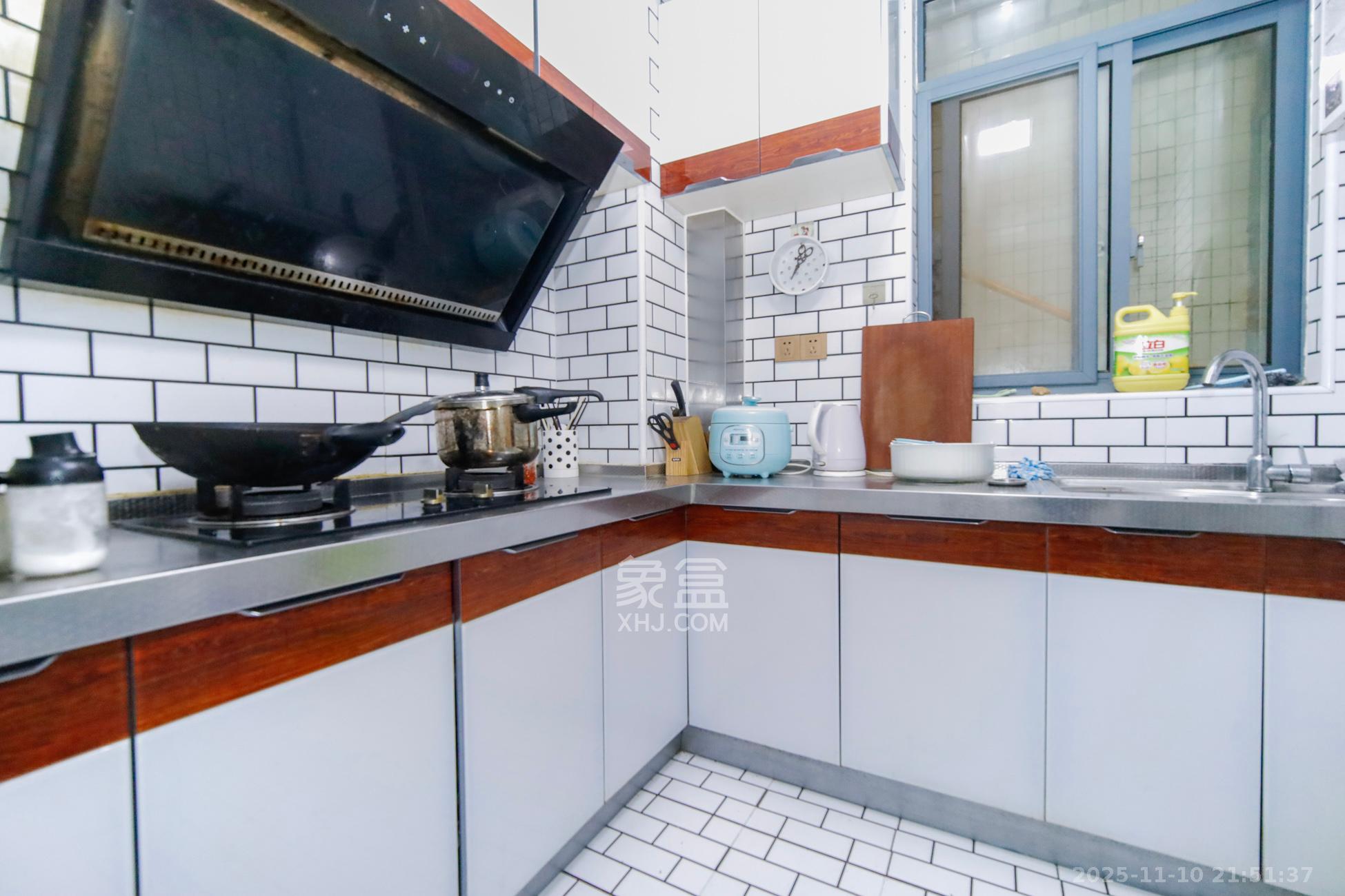 巢之恋  2室2厅1卫    65.0万厨房