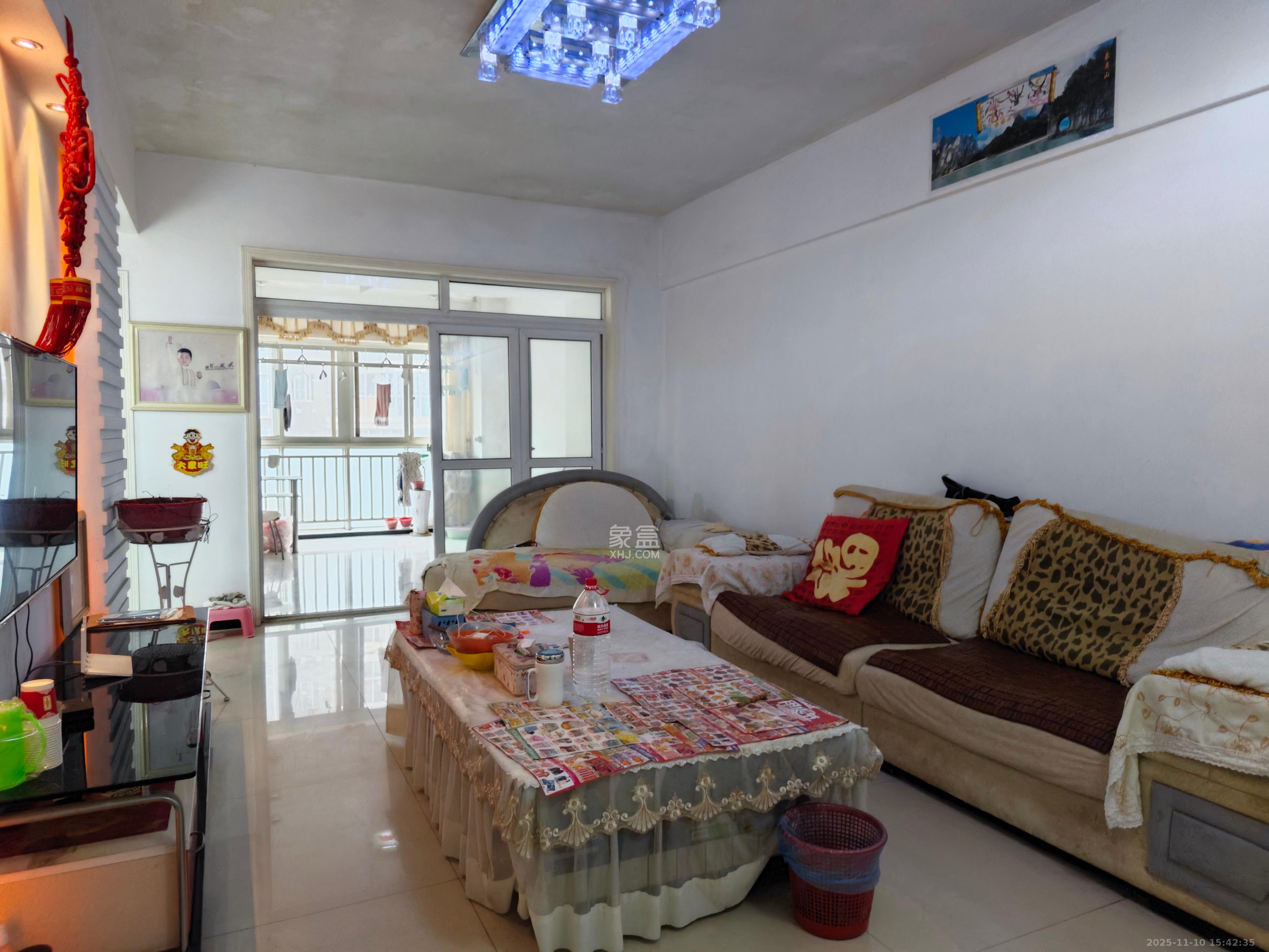 未来现代城  2室2厅1卫    1500.0元/月