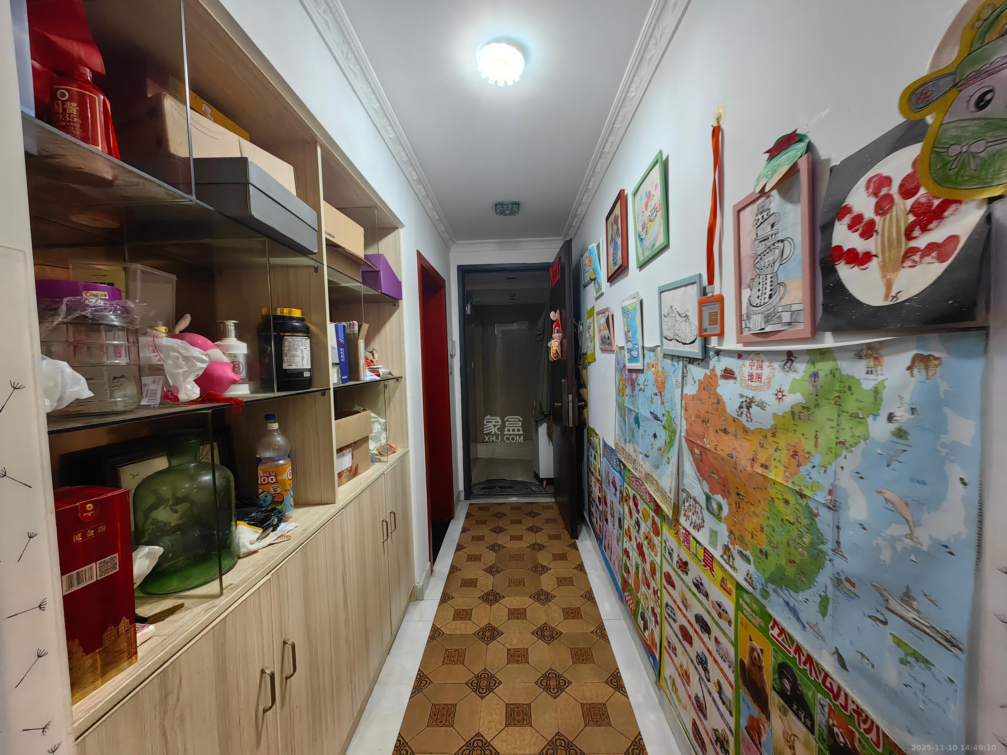 海伦春天  3室2厅2卫    2400.0元/月室内图