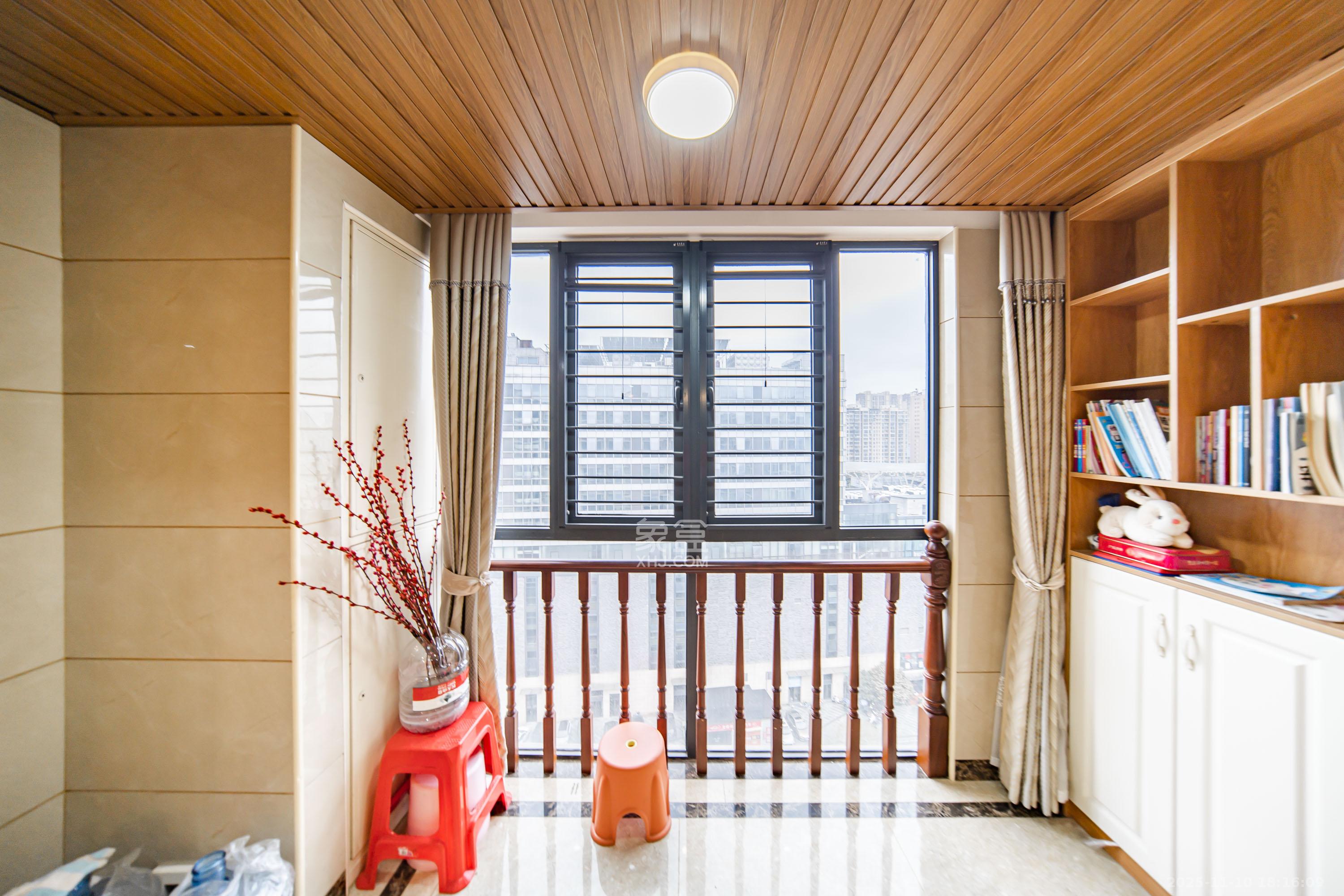 阳光100一期、四五期 2室2厅1卫 82.0万 阳光100一期、四五期 2室2厅1卫 82.0万阳台