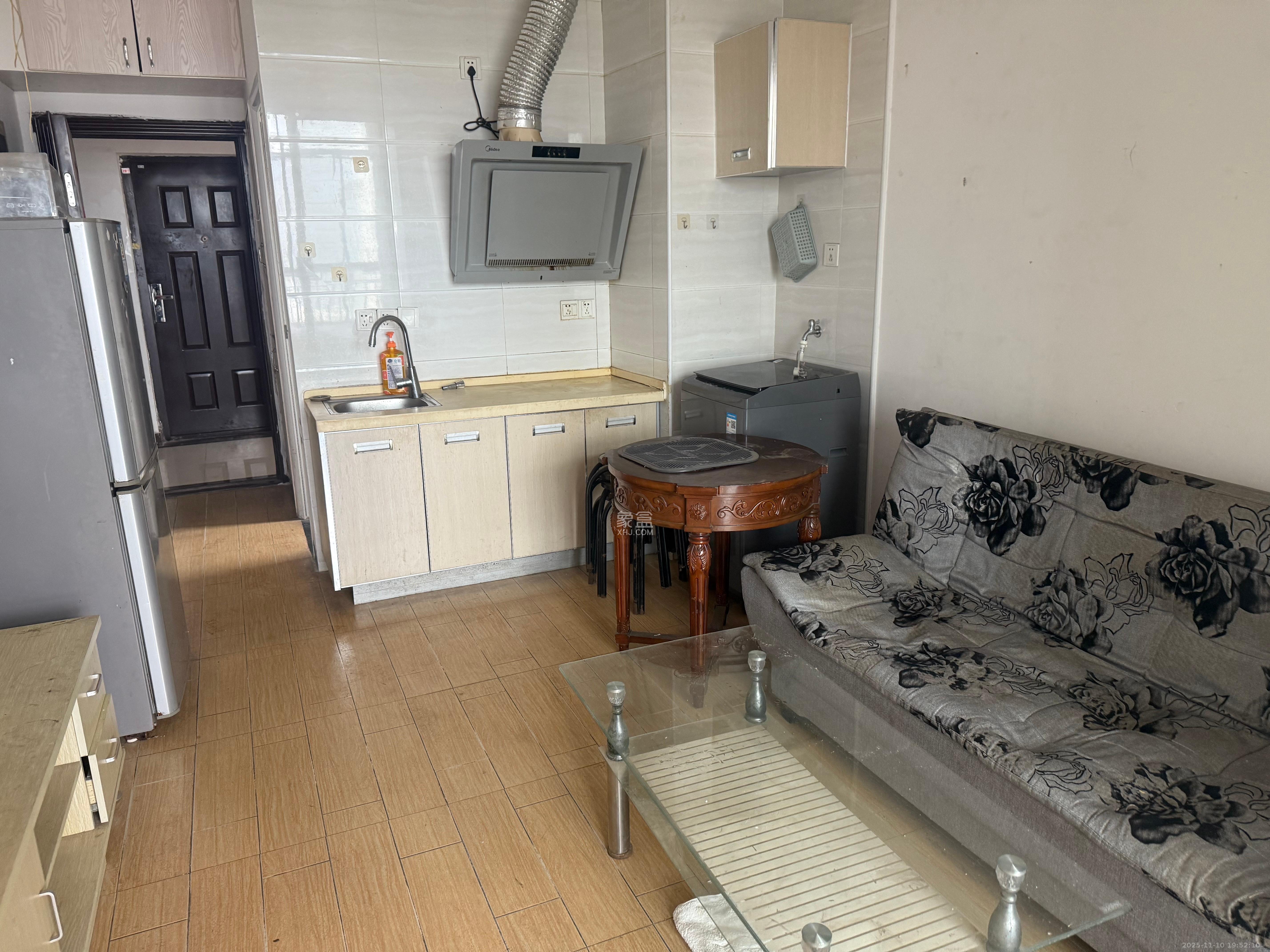 鑫远湘府逸园  1室1厅1卫    1500.0元/月