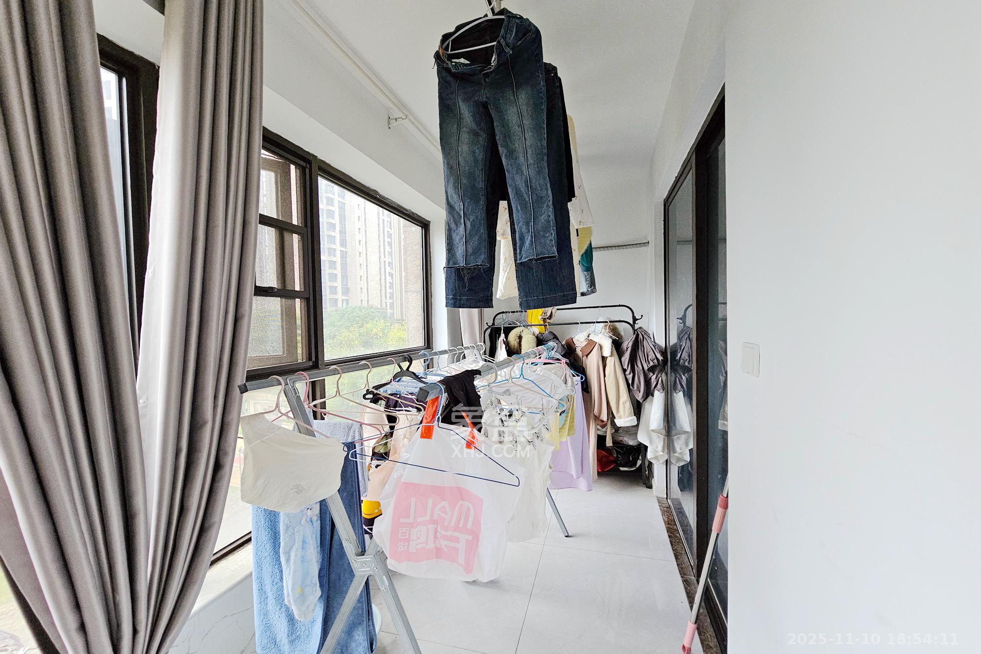 明昇壹城（明昇时代广场）二期  1室0厅0卫    190.0万阳台