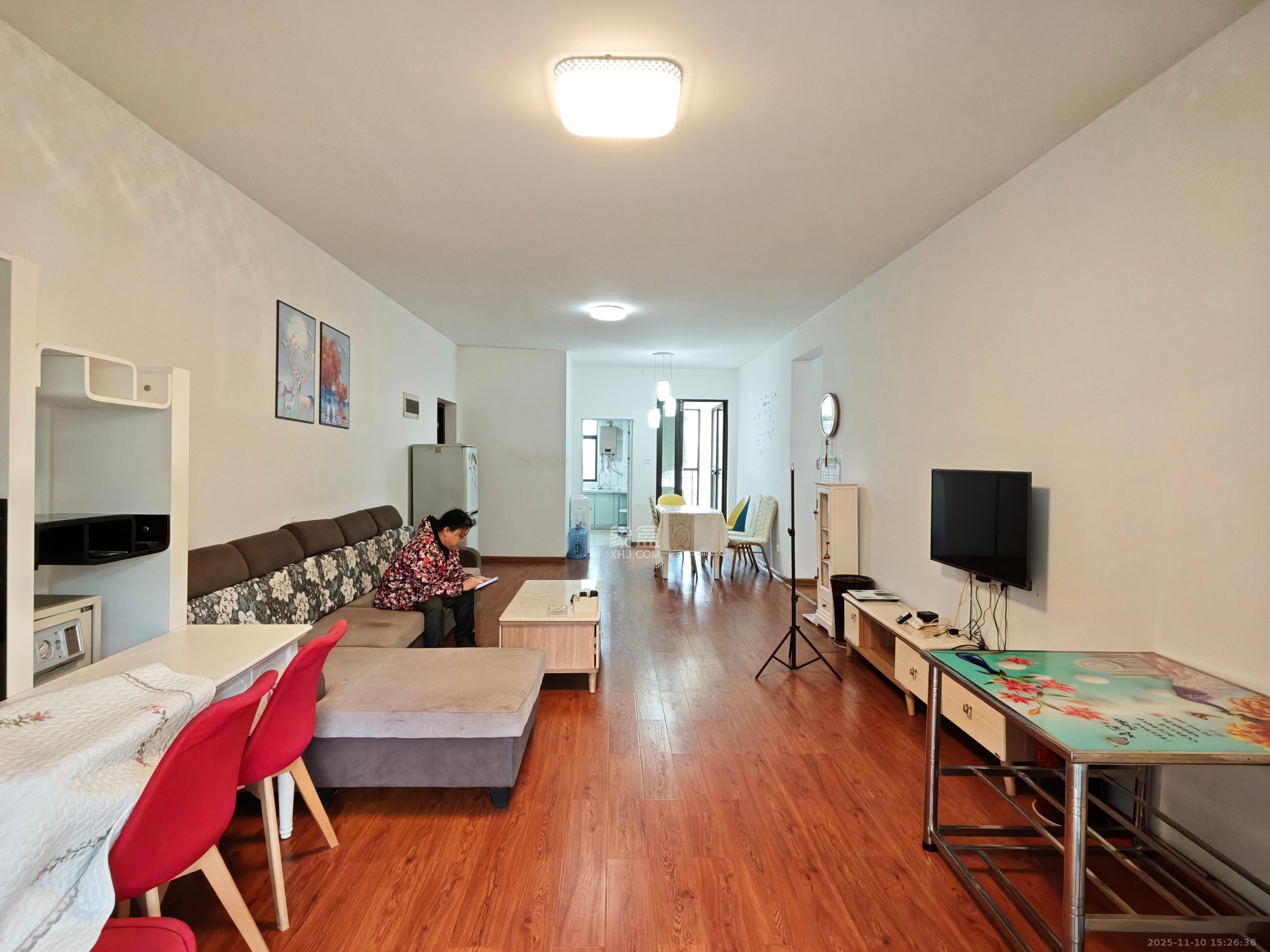 德润小区（丰升德润小区）  4室2厅2卫    3000.0元/月