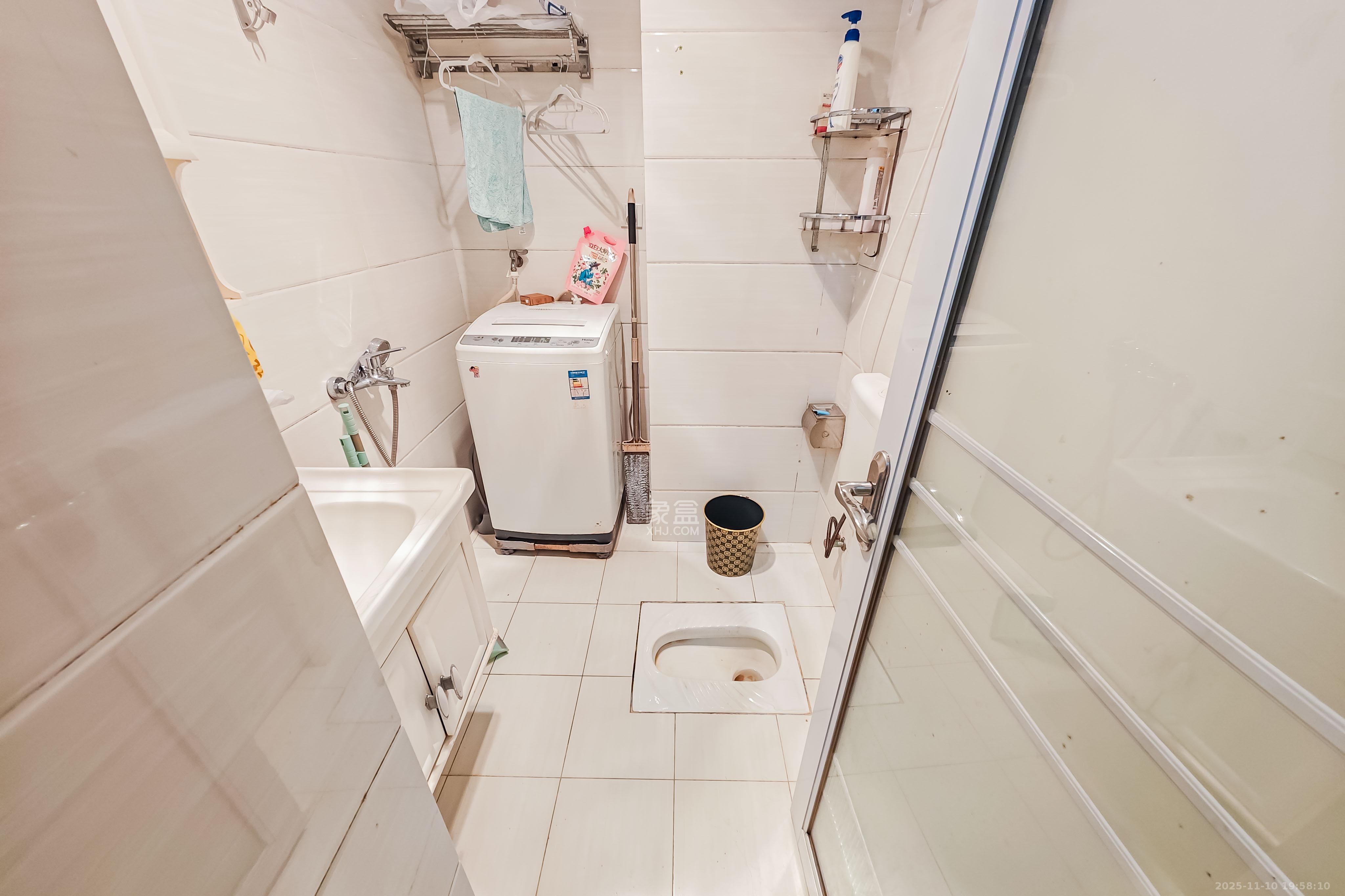 英郡年华  2室1厅1卫    38.8万卫生间