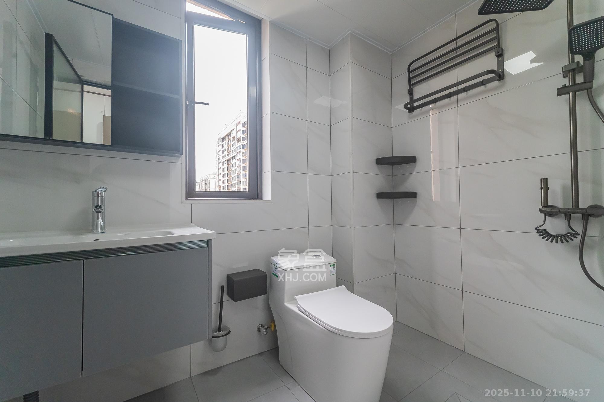 旭辉美的东樾城  4室2厅2卫    115.0万卫生间