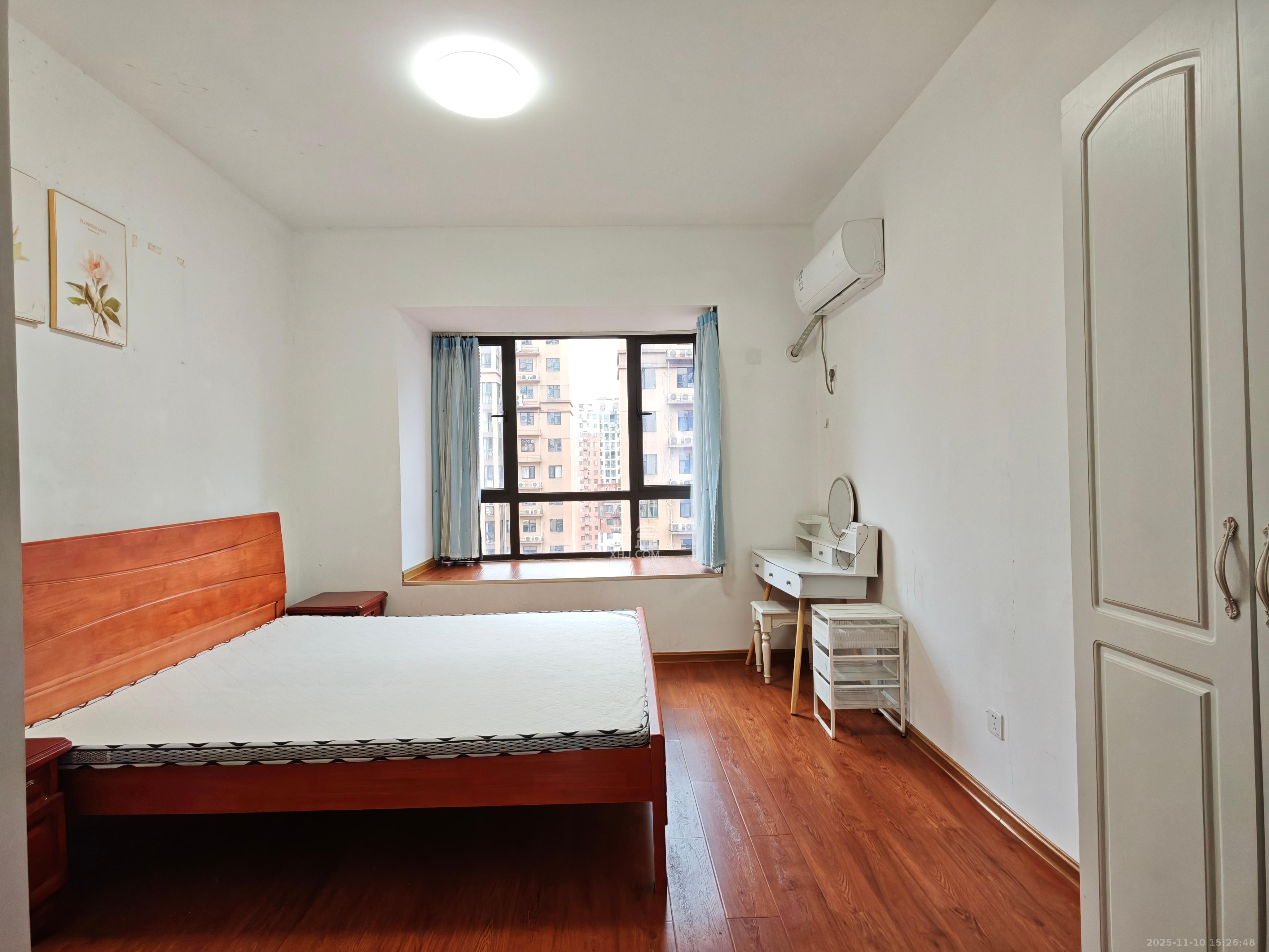 德润小区（丰升德润小区）  4室2厅2卫    3000.0元/月室内图