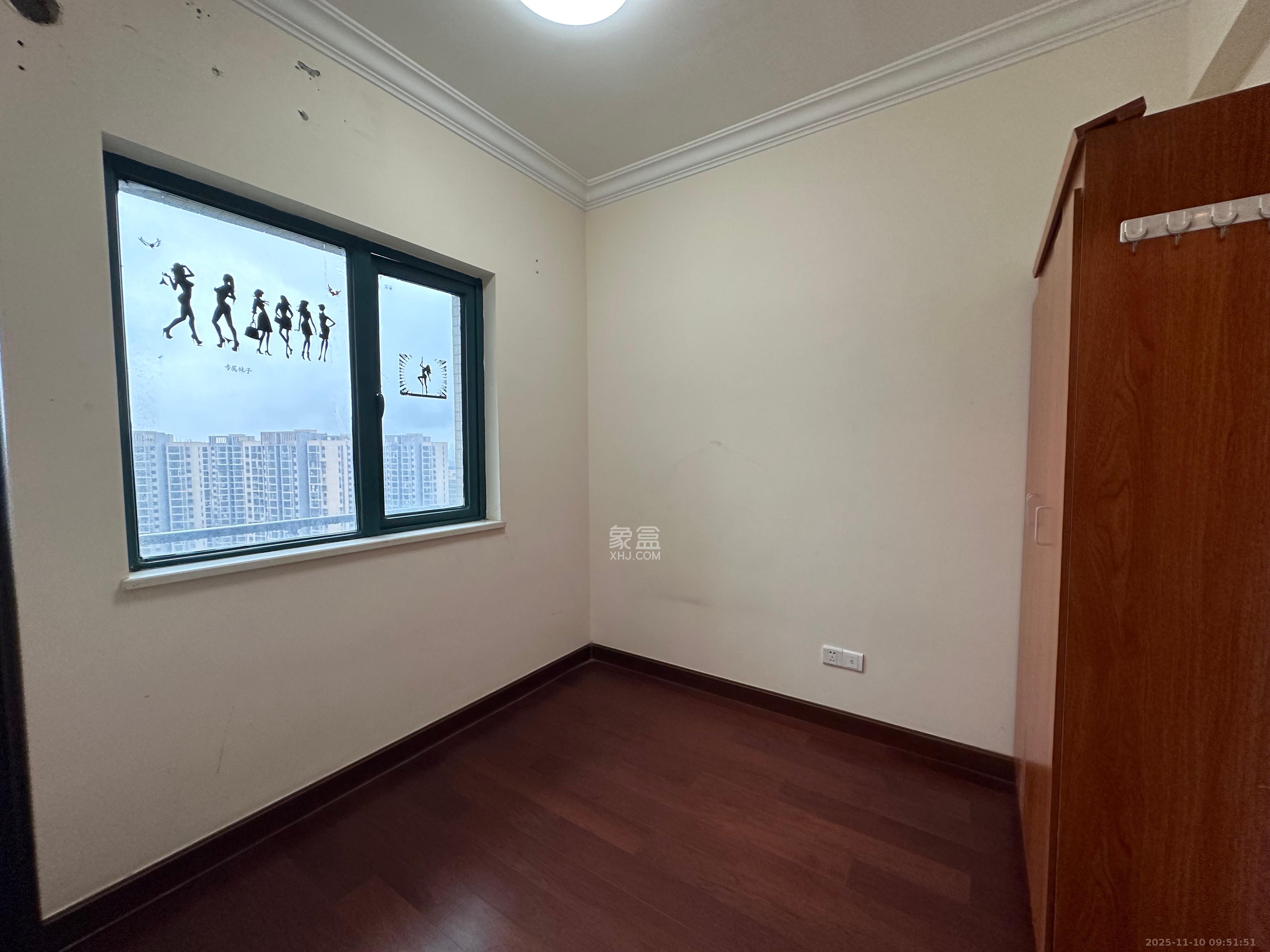 恒大雅苑  3室2厅2卫    1800.0元/月室内图