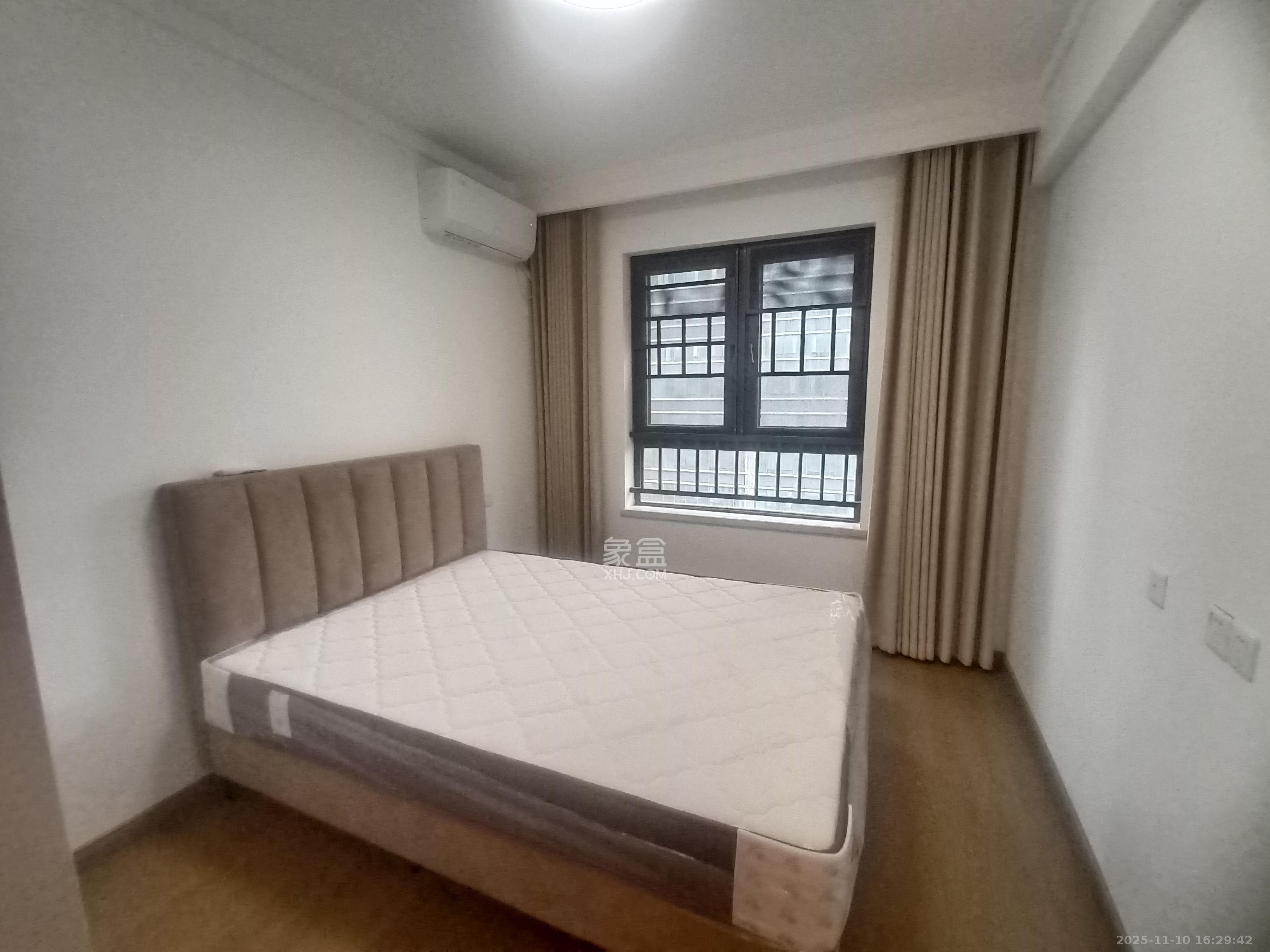 龙湖铂金中心（龙湖春江郦城）  3室2厅2卫    7000.0元/月室内图