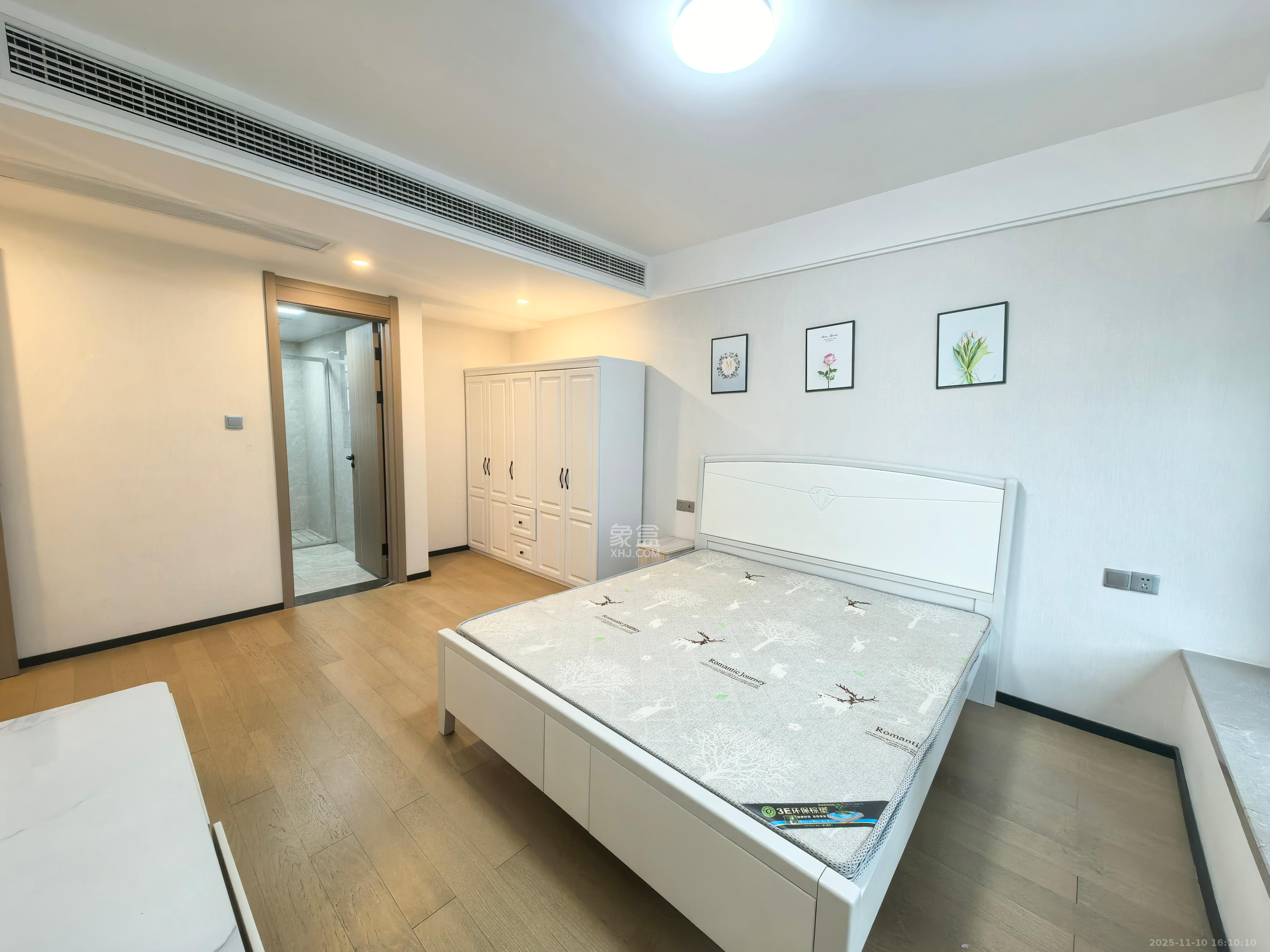 中海麓山境北区  4室2厅2卫    3200.0元/月室内图