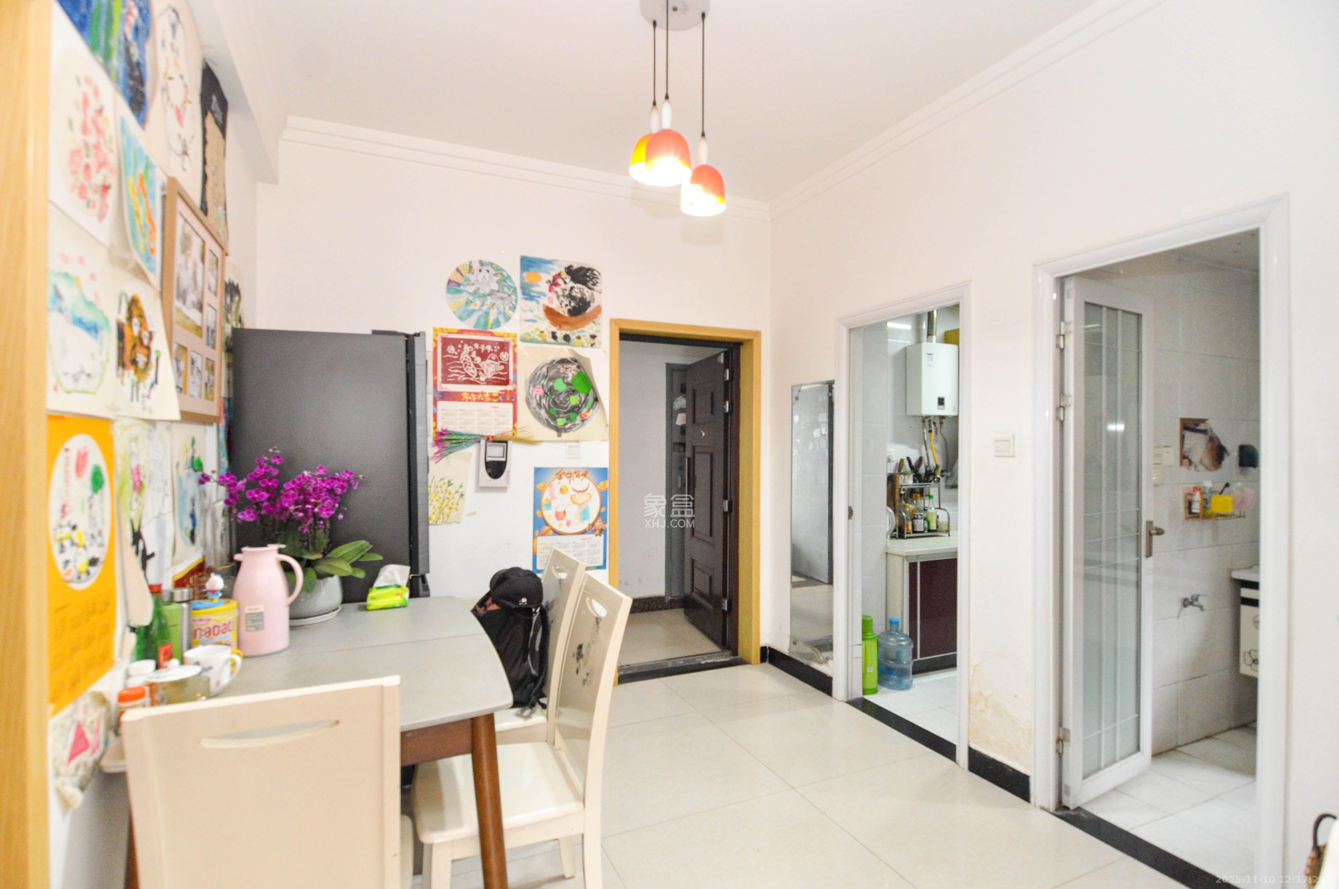 麓谷明珠 2室2厅1卫 2300.0元/月 麓谷明珠 2室2厅1卫 2300.0元/月室内图