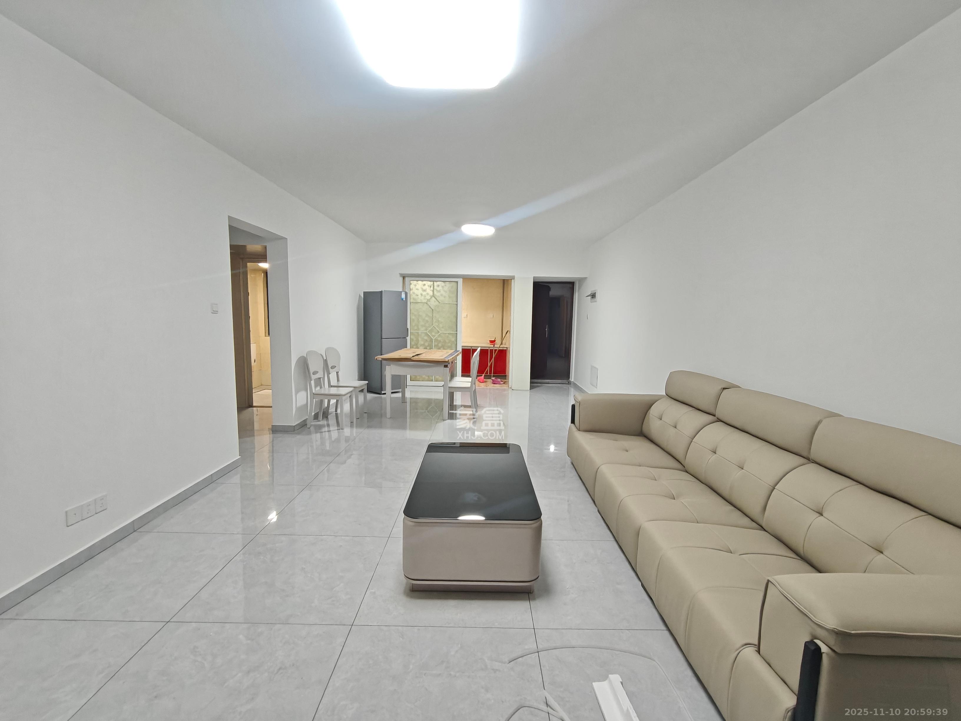 诚兴园 3室2厅1卫 2400.0元/月 诚兴园 3室2厅1卫 2400.0元/月室内图