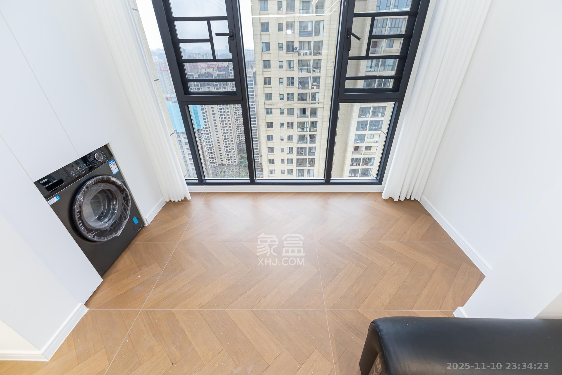 明发阅江悦府  3室2厅1卫    83.8万阳台