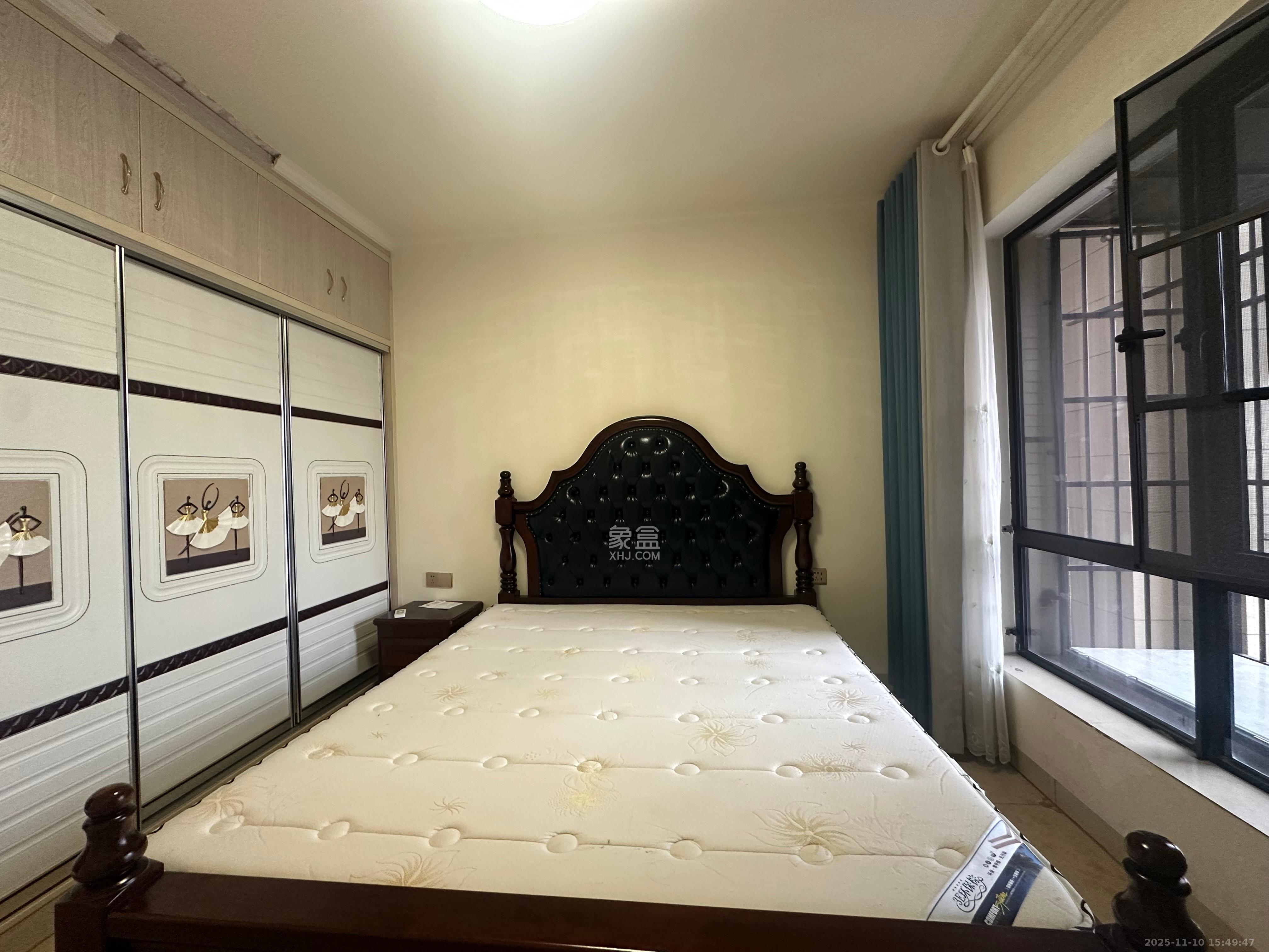 国泰九龙湾  3室2厅2卫    2500.0元/月室内图