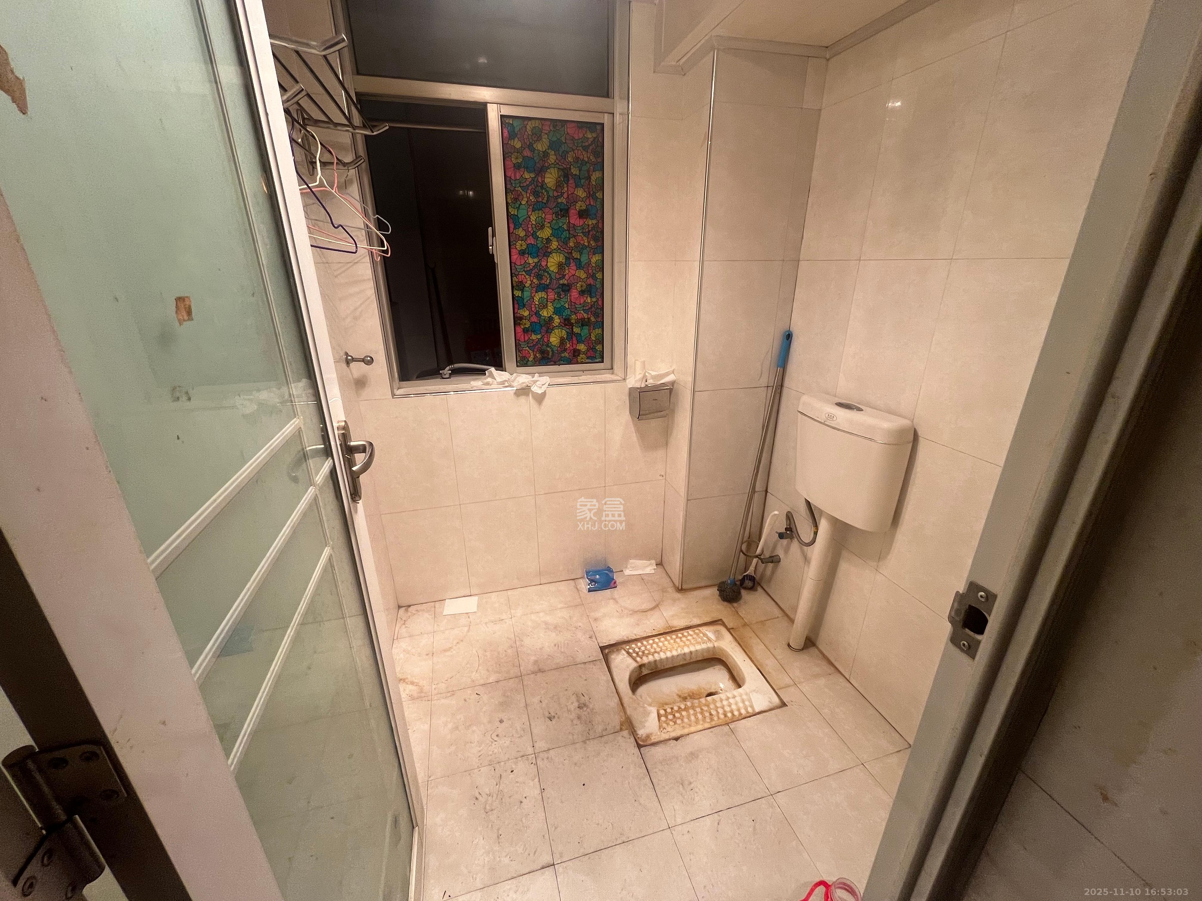 高桥现代商贸城  2室2厅1卫    2000.0元/月室内图