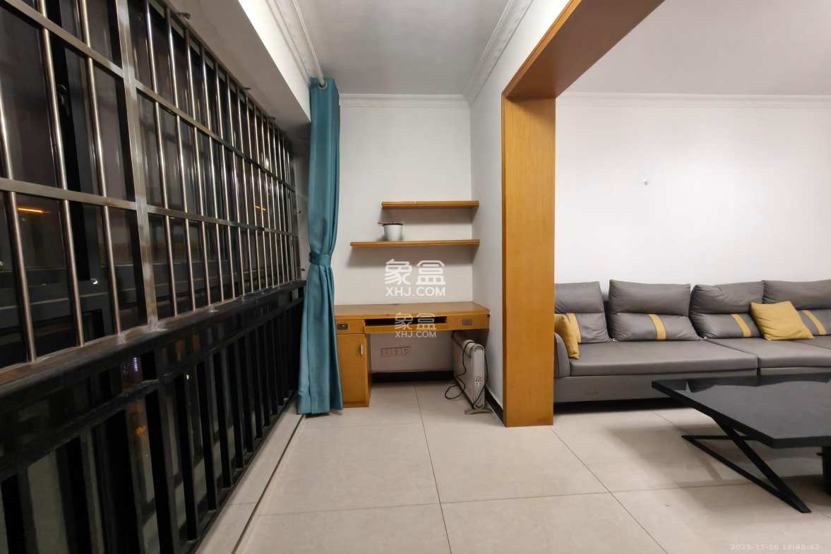 锦湘国际星城三期(锦绣苑) 2室1厅1卫 2200.0元/月 锦湘国际星城三期(锦绣苑) 2室1厅1卫 2200.0元/月室内图