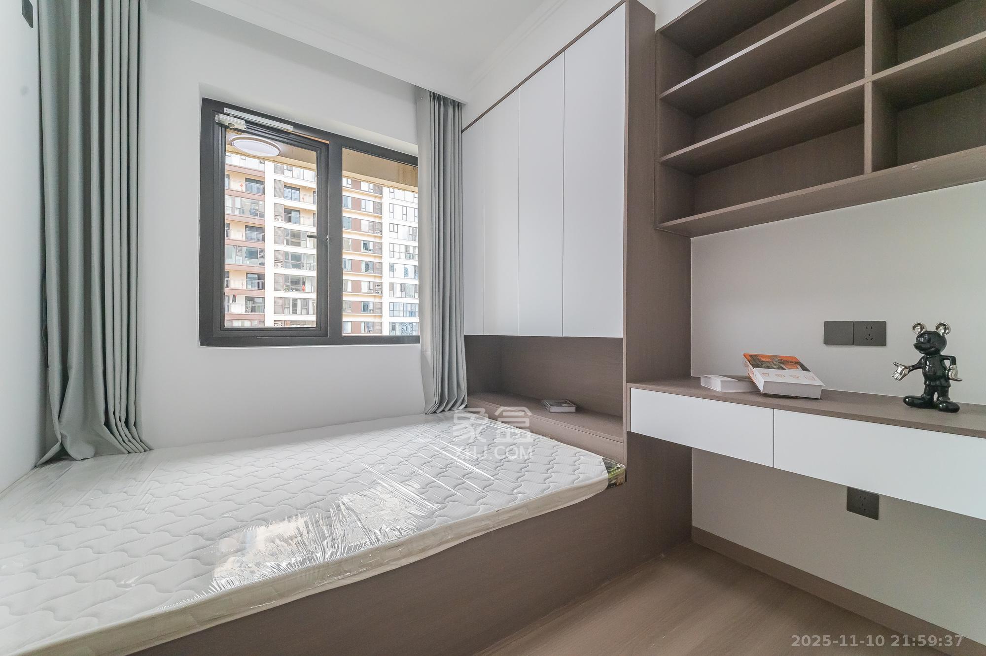 旭辉美的东樾城  4室2厅2卫    115.0万卧室