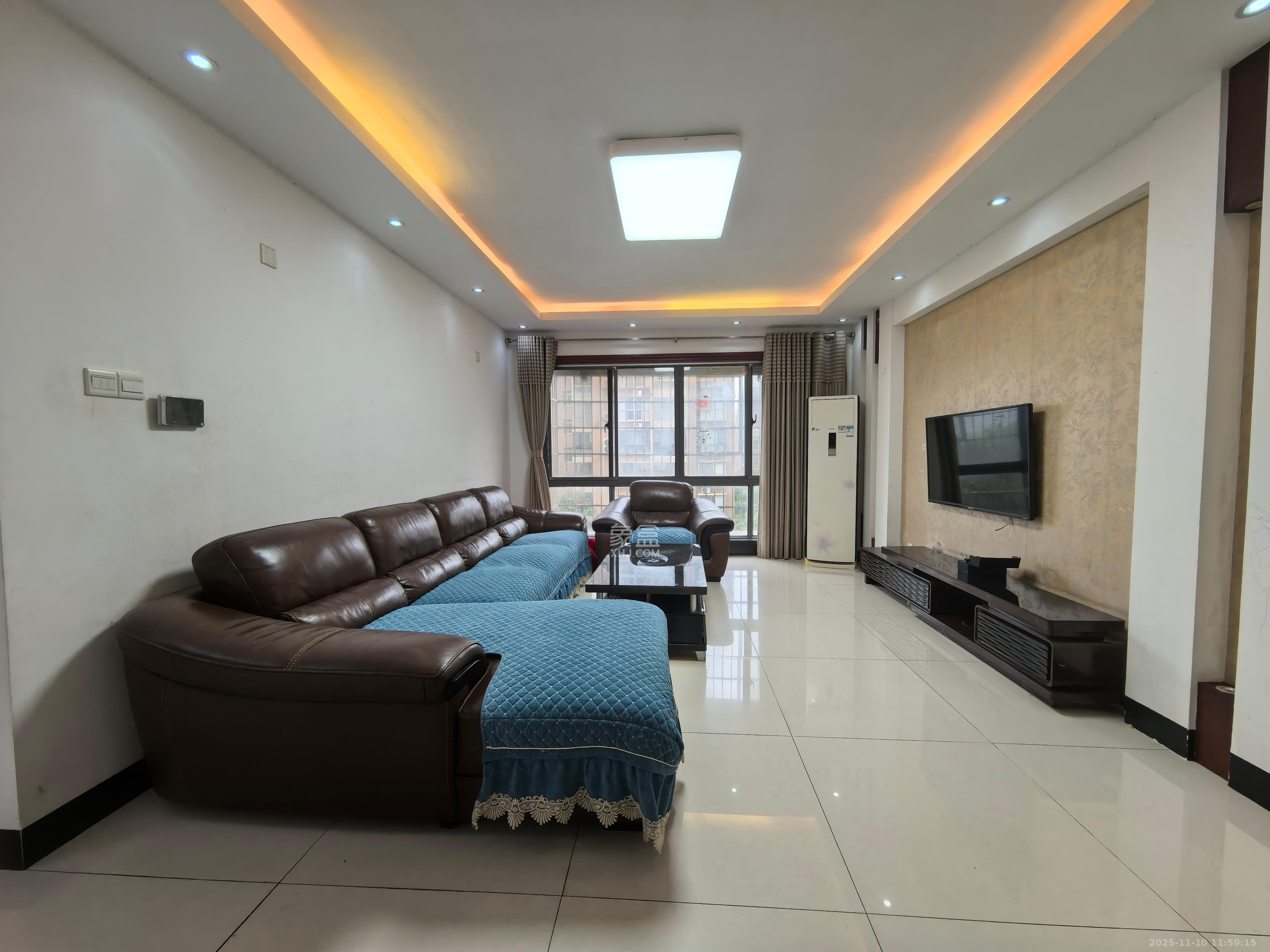 鑫天御景湾  3室2厅2卫    2600.0元/月室内图