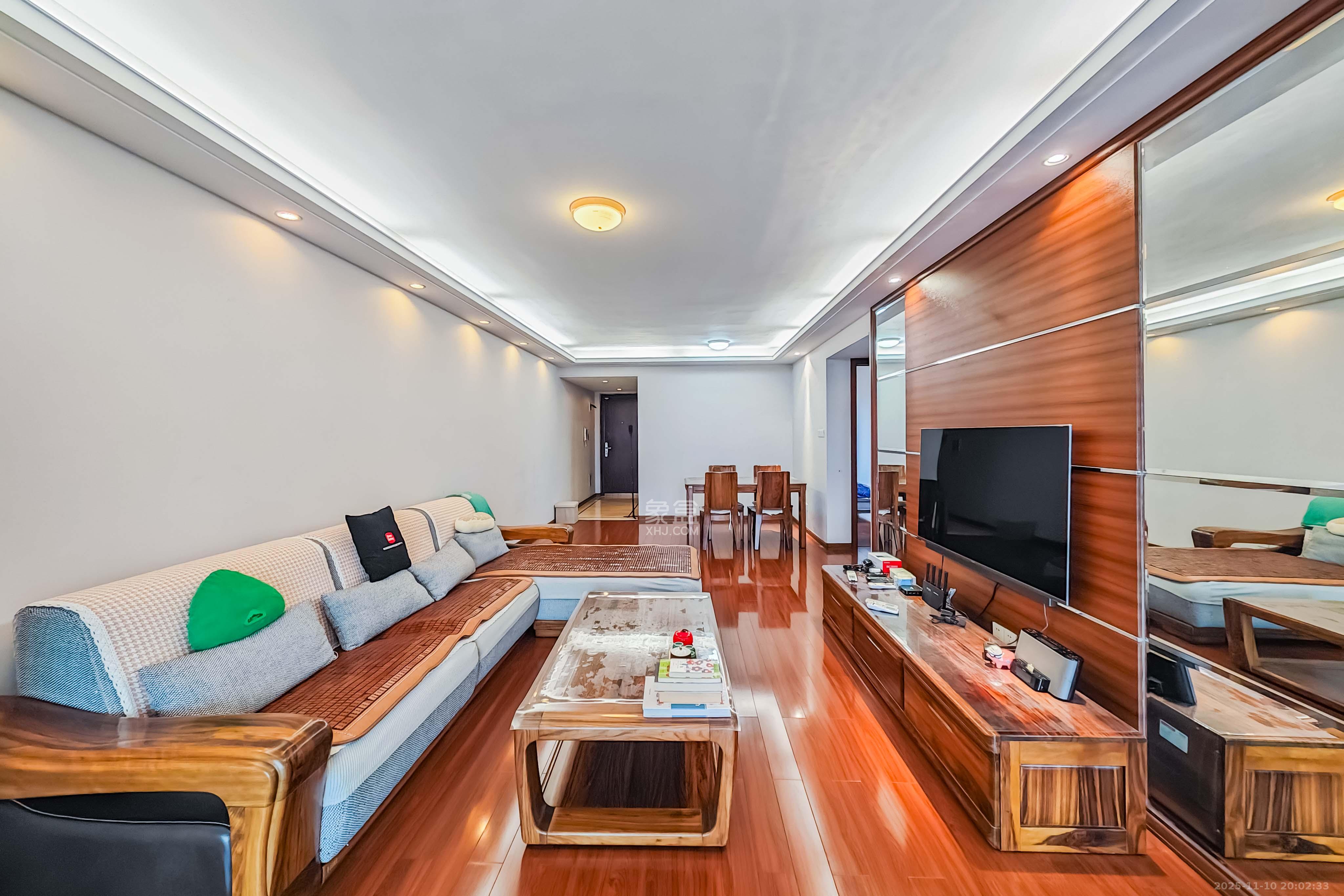 万科金域华府一期 3室2厅1卫 98.0万 万科金域华府一期 3室2厅1卫 98.0万客厅