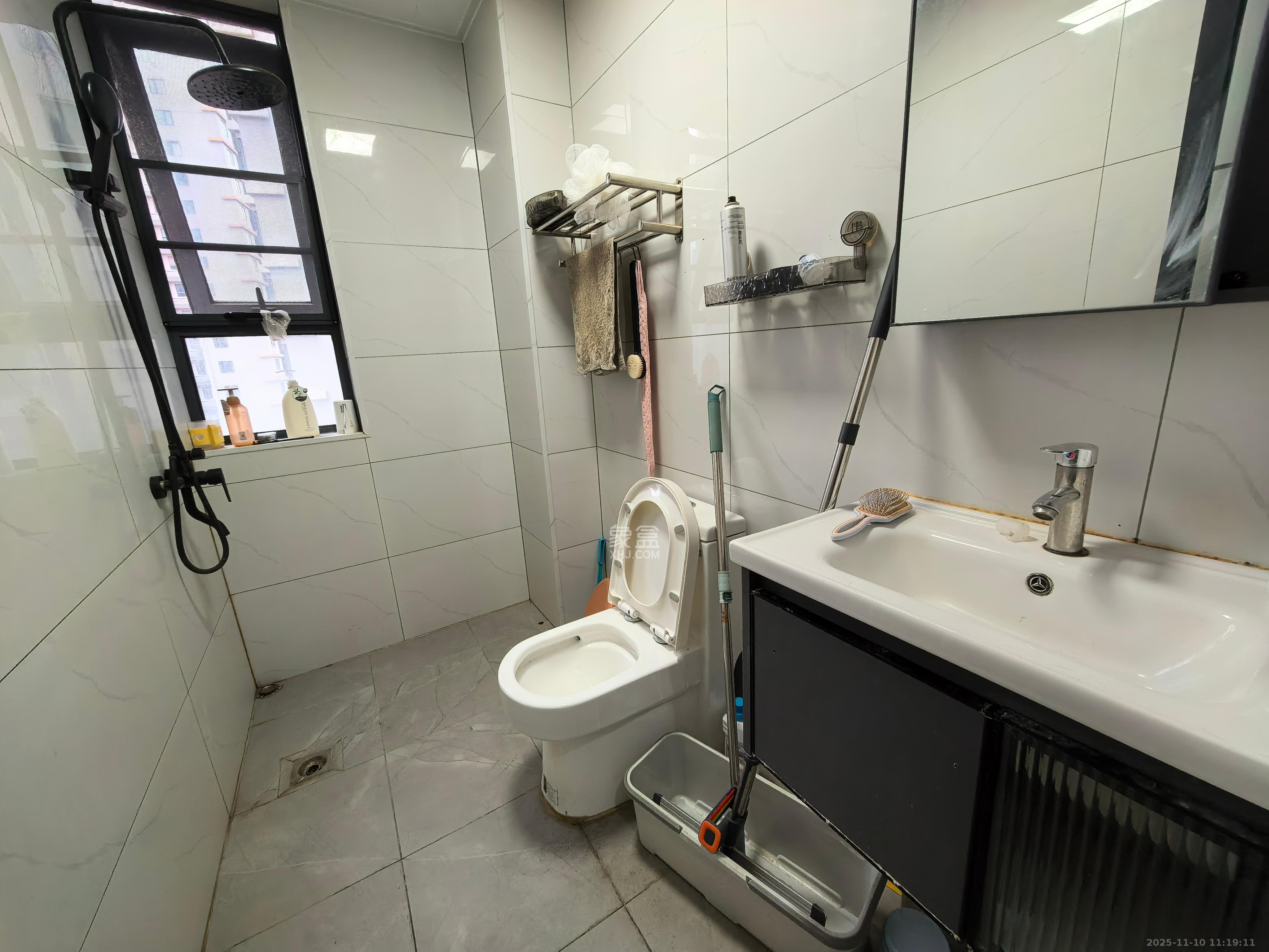 恒基凯旋门三期  3室2厅2卫    2500.0元/月室内图