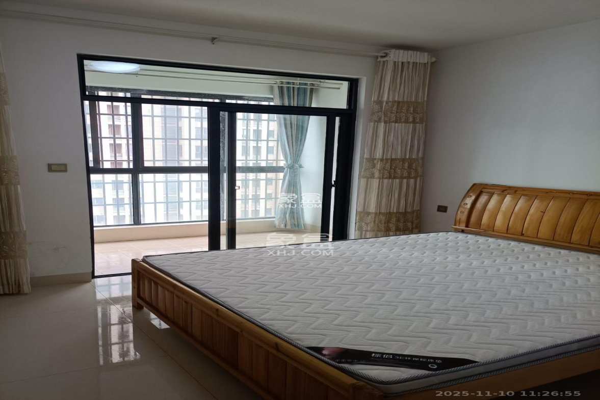 荣盛花语馨苑 3室2厅1卫 2300.0元/月 荣盛花语馨苑 3室2厅1卫 2300.0元/月室内图