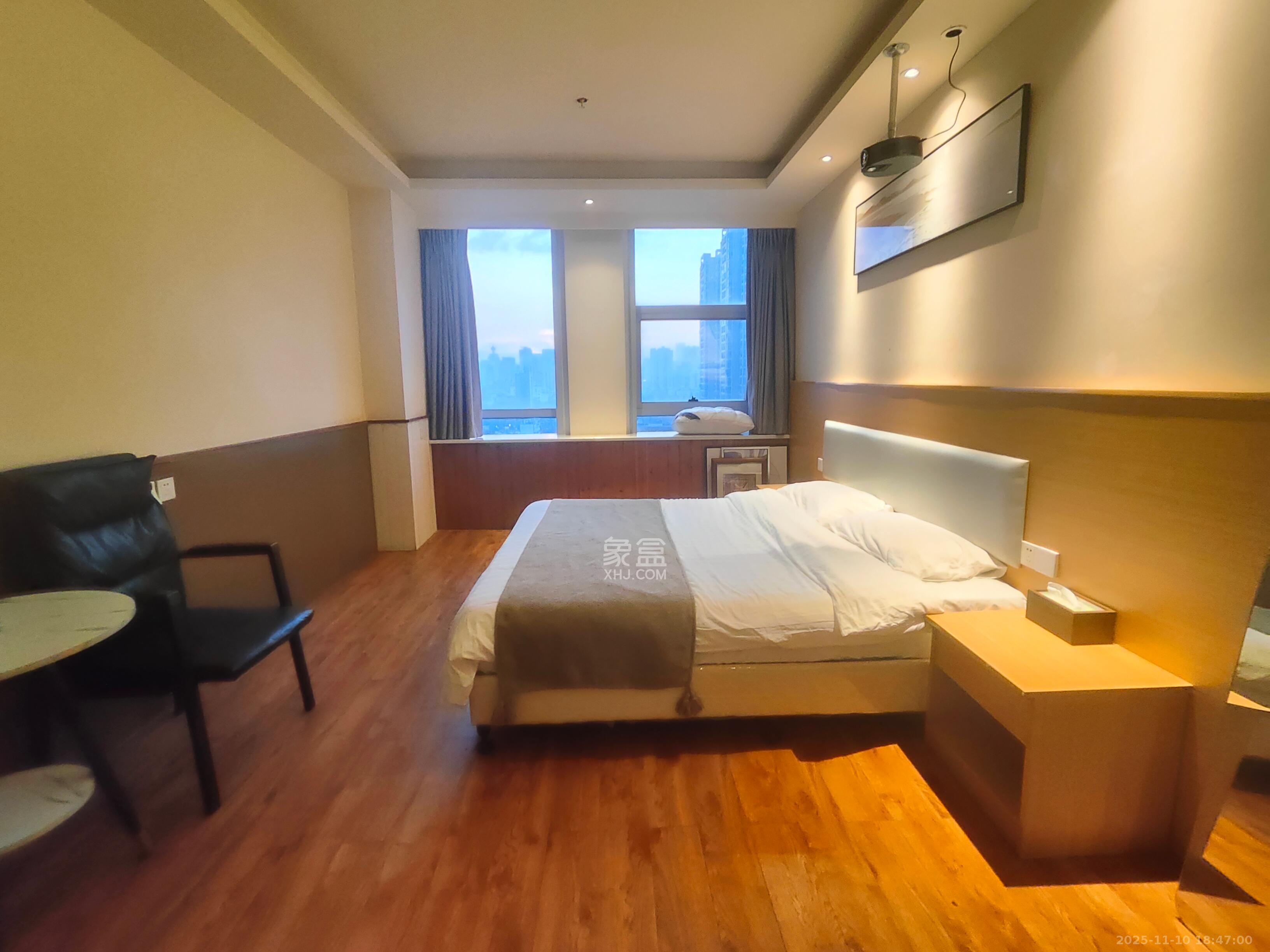 宇成朝阳广场  1室1厅1卫    2000.0元/月