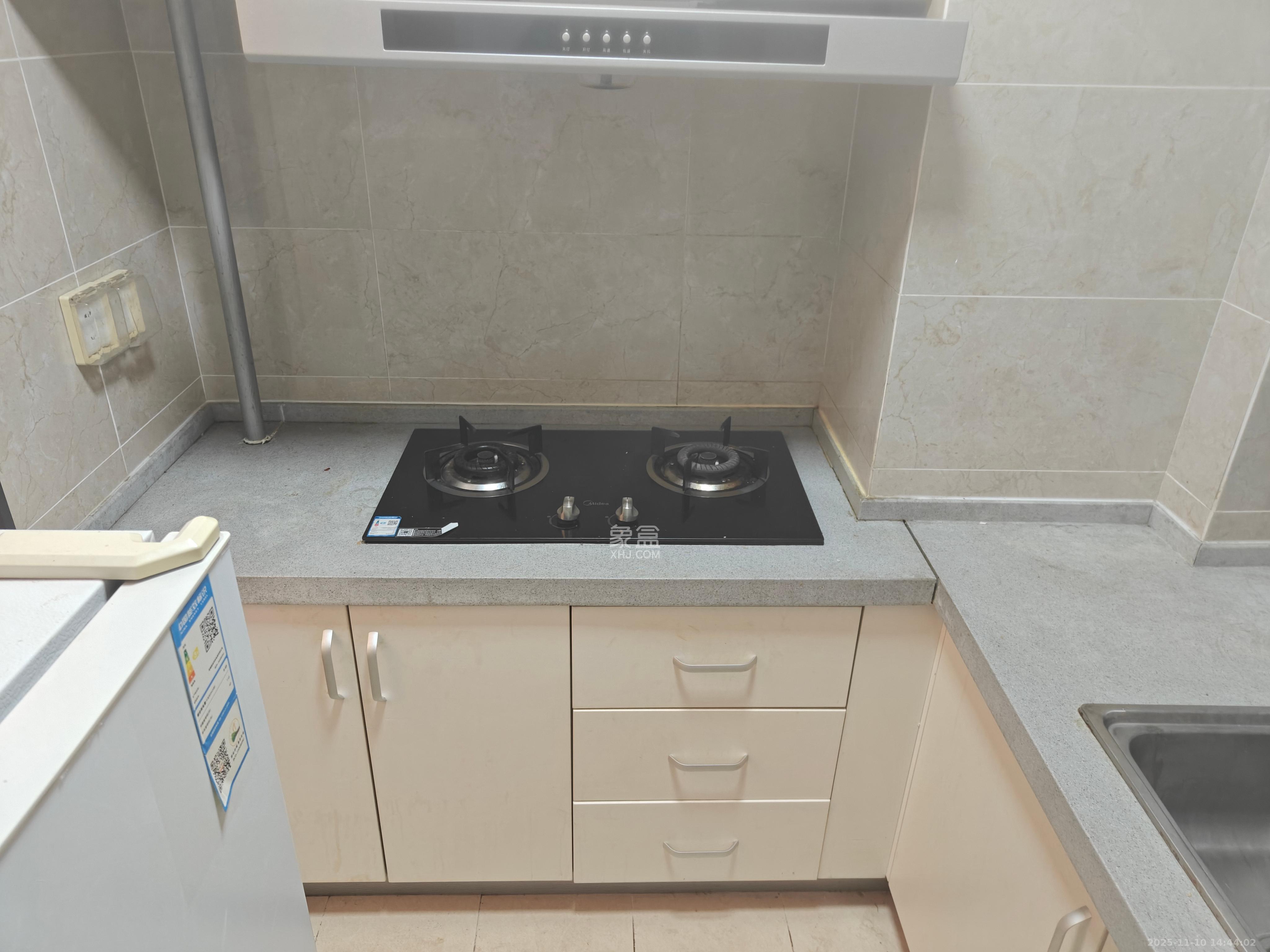 荣泰广场  1室1厅1卫    1400.0元/月室内图